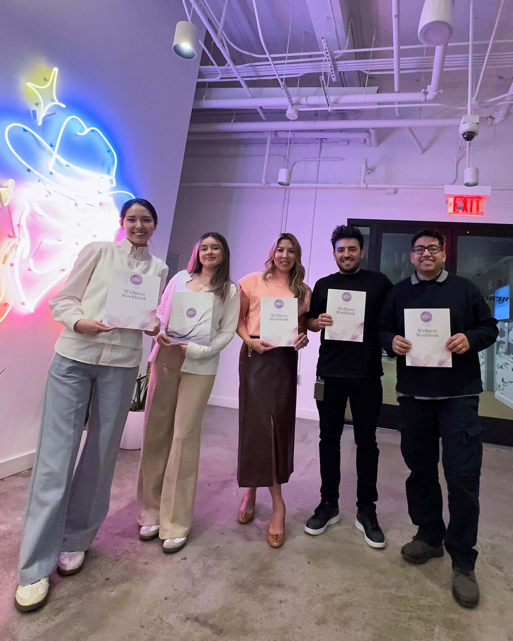 Agency life is creative, but it’s also intense.
We made space to pause and brought in @vivetherapy_by_elva for a stress-release session with our team. Worth it. #befresco 🦩