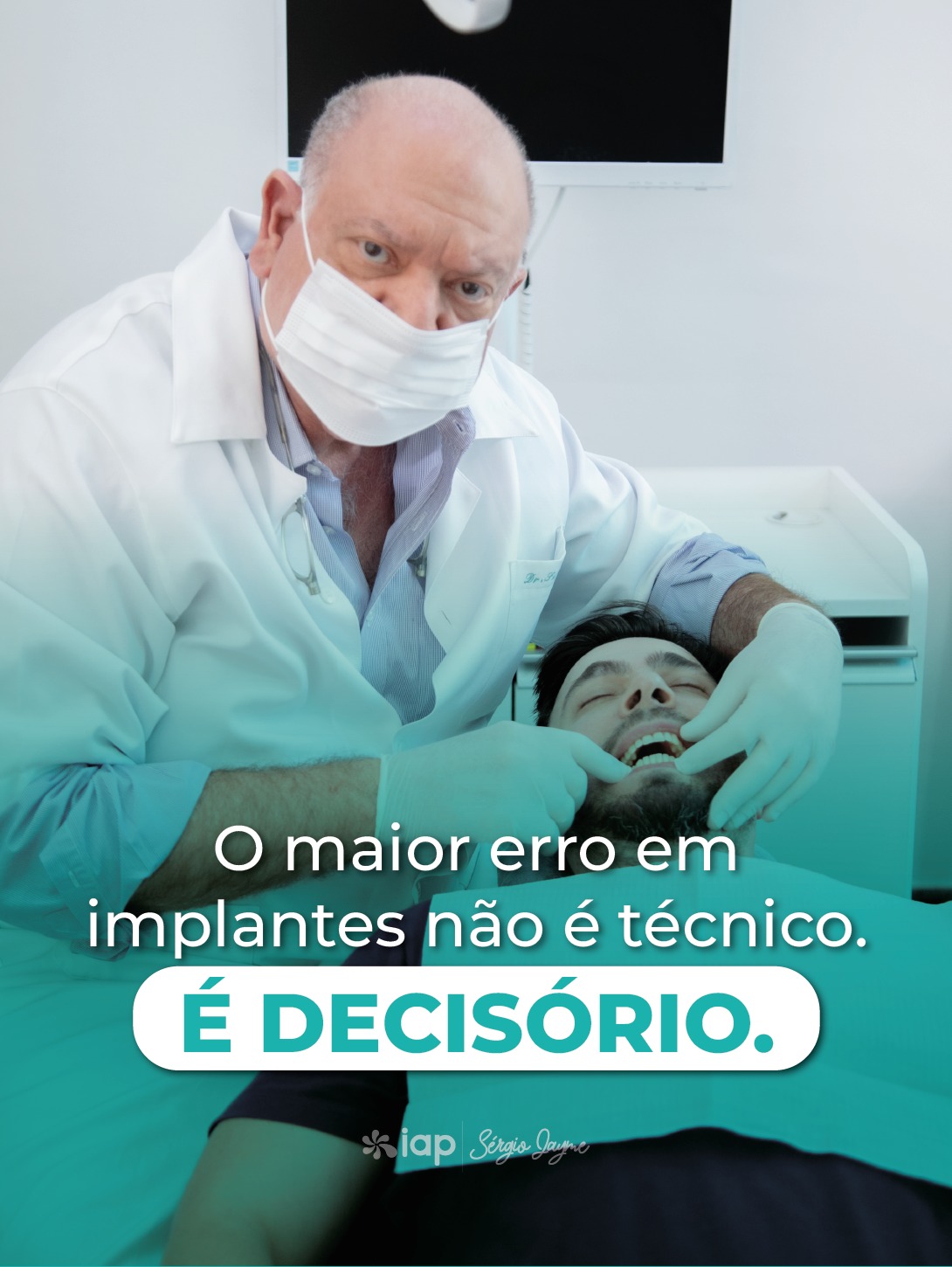 A maioria dos insucessos em implantodontia não acontece por falta de material ou técnica.
Acontece quando o profissional aplica o mesmo raciocínio em casos completamente diferentes.
Cirurgia em casos complexos exige leitura, adaptação e decisão clínica no momento certo.
👉 Saiba mais no link da bio
