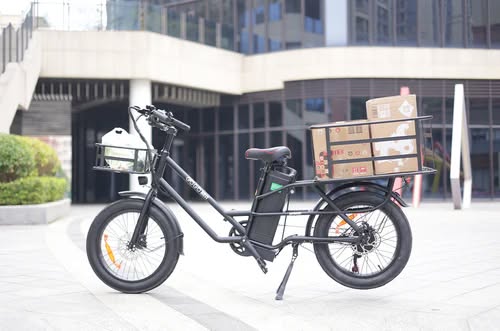 GOGOBEST GF200 – VOIMAA JA KANTAVUUTTA! 🚲💨
Etsitkö sähköpyörää, joka ei hyydy kuormankaan alla? GOGOBEST GF200 on täydellinen yhdistelmä kaupunkiajoa, tavarankuljetusta ja maasto-ominaisuuksia!
Miksi valita GF200?
💪 Teho: 500W harjaton moottori (60Nm vääntö) – kiihtyy jopa 45 km/h!
🔋 Akku: Vesitiivis 48V 15.6Ah akku. Kantama avustuksella jopa 80 km.
🏋️ Kantavuus: Tukeva runko kantaa jopa 200 kg – täydellinen tavaroiden tai lemmikkien kuljetukseen!
🛋️ Mukavuus: Matalarunkoinen (Low-cross) malli, 20x3.0" fat-renkaat ja 5" HD LCD-näyttö.
🛑 Turvallisuus: Hydrauliset levyjarrut ja kirkkaat LED-valot edessä ja takana.
https://www.sahkoskootit.com/gogobest
#sähköpyörä #sähköpyörät #taakkateline #gogobest #sähköskootit