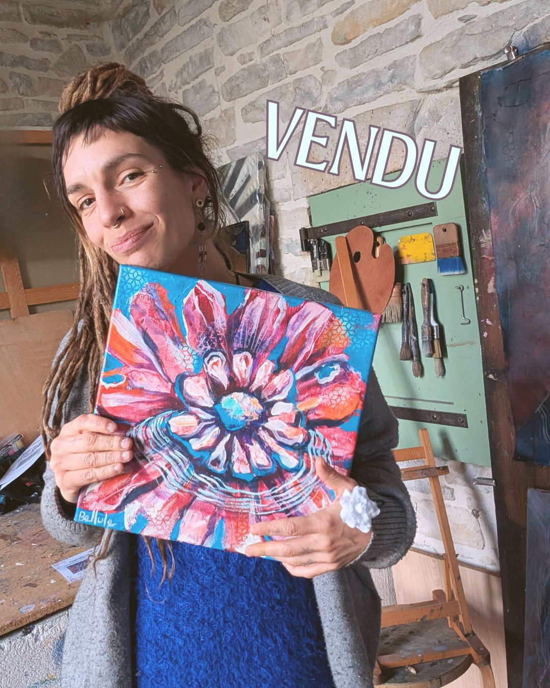 VENDU — “Strong Flower 4”. 🌸
Merci à la personne qui a choisi cette petite fleur vibrante.
On en a besoin, des fleurs.
Des couleurs aussi. Des vibrations.
Une peinture qui met du vivant, même en petit format.
Il reste 3 tableaux disponibles de cette collection.
👉 Boutique en ligne : LIEN EN BIO → @belluleart
#belluleart #tableauoriginal #peinturecontemporaine #peinturefleurs #buyartonline