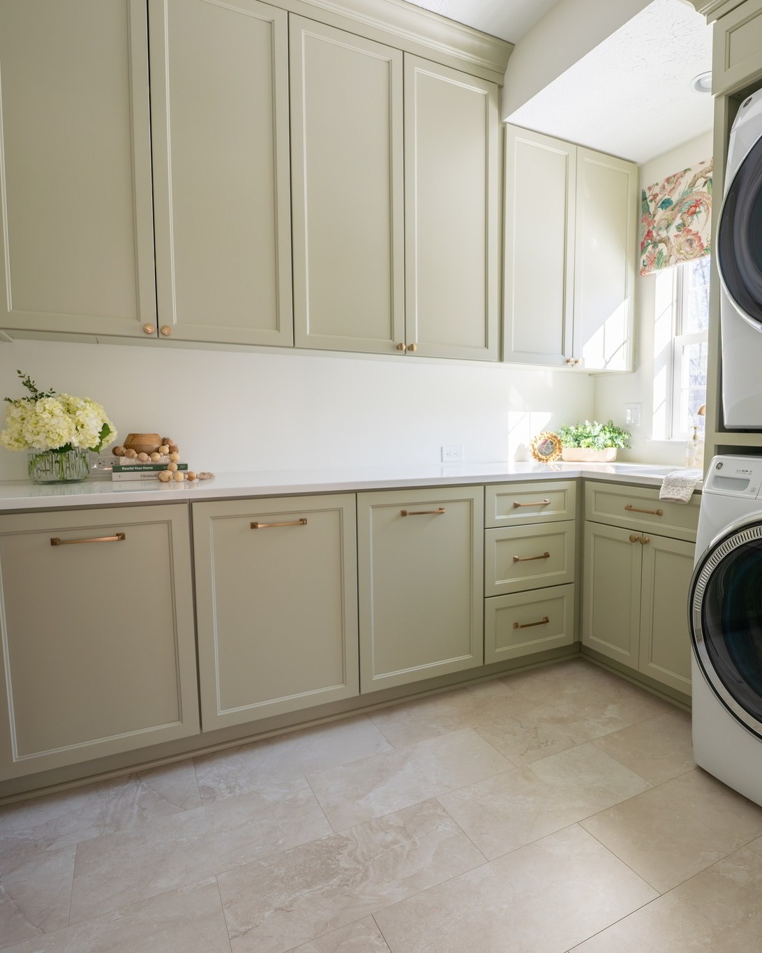 This laundry space went from:
• Tight
• Cluttered
• No real storage
• Zero breathing room
To:
• Expanded + functional
• Custom storage that actually works
• Better flow
• A space that feels calm instead of chaotic
Laundry rooms are one of the hardest-working rooms in your home — and one of the most overlooked during renovations.
When we expanded this one, it wasn’t just about adding square footage. It was about:
✔️ Smart layout planning
✔️ Storage that fits REAL life
✔️ Making everyday tasks easier
✔️ Designing for function first — beauty second
Because when the behind-the-scenes spaces work… the whole house works better.
Thinking about reworking your laundry space? Don’t just add cabinets. Fix the layout.
#LaundryRoomDesign #LaundryRoomMakeover #HomeRenovation #InteriorDesign #BeforeAndAfter #HomeTransformation #FunctionalDesign #CustomCabinetry #HomeOrganization #DesignThatWorks #InteriorDesignerLife #RenovationInspiration #HeartfeltHomespace #clevelandohio #clevelandhomes