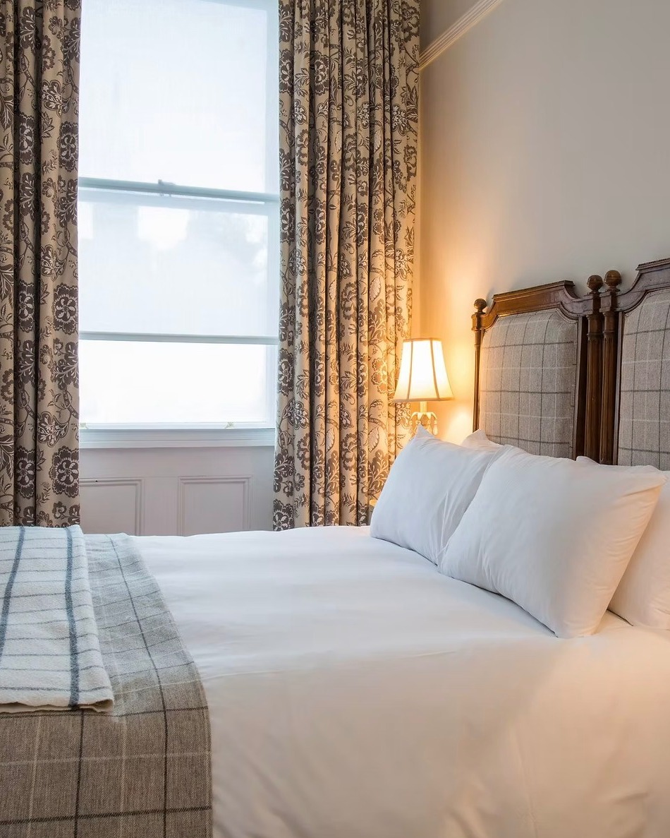 Escape to England’s smallest county this Spring.
March is the perfect time to explore the "undiscovered" beauty of Rutland. Whether you’re walking the shores of Rutland Water or browsing the independent boutiques of Uppingham, we’re giving you more time to unwind.
OFFER: Stay for three nights and only pay for two throughout March and April! (Available for Sun–Wed arrivals).
Wake up to a full English breakfast and the charm of our 16th-century inn.
🔗 Link in bio to book your Spring Stay.
#TheFalconHotel #Uppingham #RutlandWater #VisitRutland #SpringStaycation #BoutiqueHotel #UppinghamLife