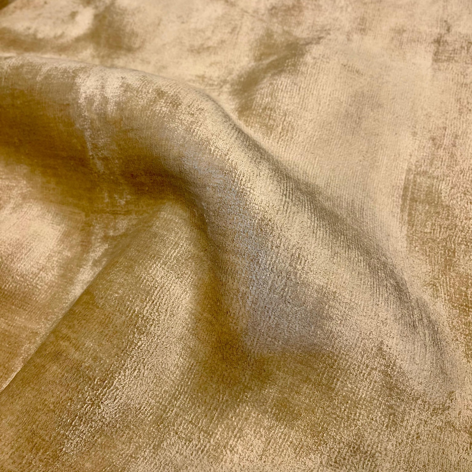 O Tapete Nepal com Seda traduz luxo e delicadeza em cada detalhe. Sofisticado e atemporal, ele harmoniza perfeitamente com ambientes contemporâneos ou clássicos, elevando o espaço com requinte e aconchego na medida certa.
Consulte mais sobre o modelo visitando nossas lojas.
📍Rua Henrique Schaumann, 498 - Pinheiros | SP
São Paulo: (11)93044-1854
Caxias do Sul: (54) 3027-1234
.
.
.
.
#kiantapetes #arqdecor #interiordesign #sofisticacao #personalidade #estilo #tapetesimportados #decoração #homedecor #homesweethome #designinterior #arqlovers #confort #casadecorada #DesignDeInteriores