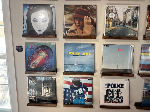 Amazing treasures are added to our inventory daily - Stop by Full Moon to find yours!!!
Full Moon's Vintage Village
835 Lafayette Rd
Route 1
Hampton NH 03842
open 10am-6pm ---------closed Tuesday
(we are the red building and barn between Best Tile &The Community Oven
#ryenh #seacoastnhshopping #portsmouthnh #newenglandantiquetrail #northhamptonnh #nhsmallbusiness #nhantiques #amesburyma #exeternh #yardsalesnh #newburyportma #newenglandantiques #besttile #hamptonnh #seabrooknh #salisburyma #wardtonerecords #kingstonnh #grovelandma #yorkme #wsca1061fm #westnewburyma #NewingtonNH #dovernh #rochesternh #kingstonnh #grovelandma #yorkme #wsca1061fm #westnewburyma