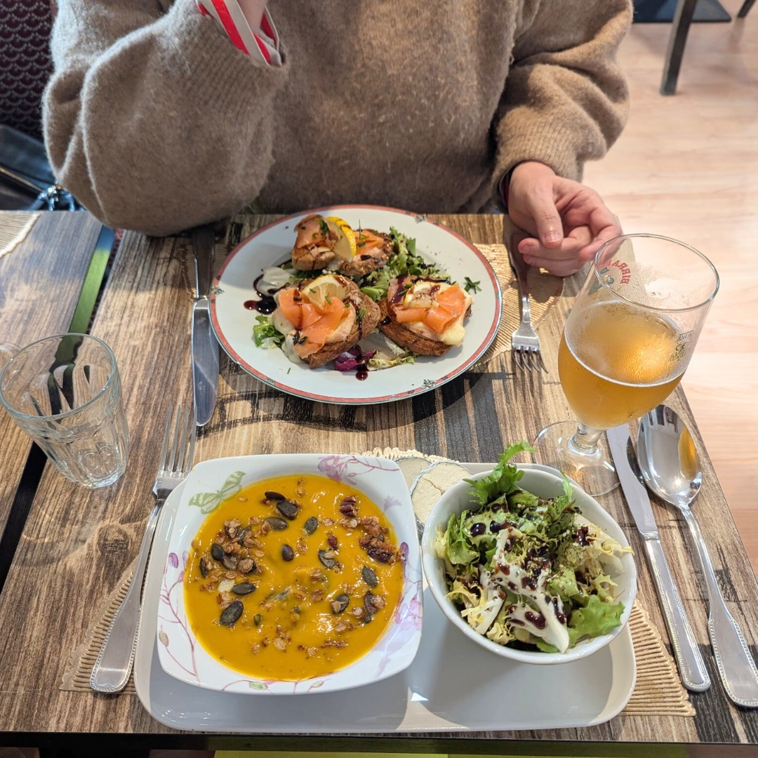 Les chambres de Lenn au Goût thé à Damgan !!
Chez Ségolène ou THE place to be pour tous les amateurs de bonnes tartines et de délicieuses soupes.... nous avons testé et A-DO-RÉ 😍
Et comme @le_gout_the_damgan est ouvert toute l'année, ça vous fait une bonne raison de venir passer un moment à Damgan, vous régaler et dormir dans un bon lit douillet !
Pour en savoir plus, rendez-vous sur le site 👉🏼 www.leschambresdelenn.com
➡️ Réservation par mail 📩 : leschambresdelenn@gmail.com
ou par téléphone 📞 : 06 84 83 28 26
#bretagne #damgan #morbihan #chambresdhotes #février