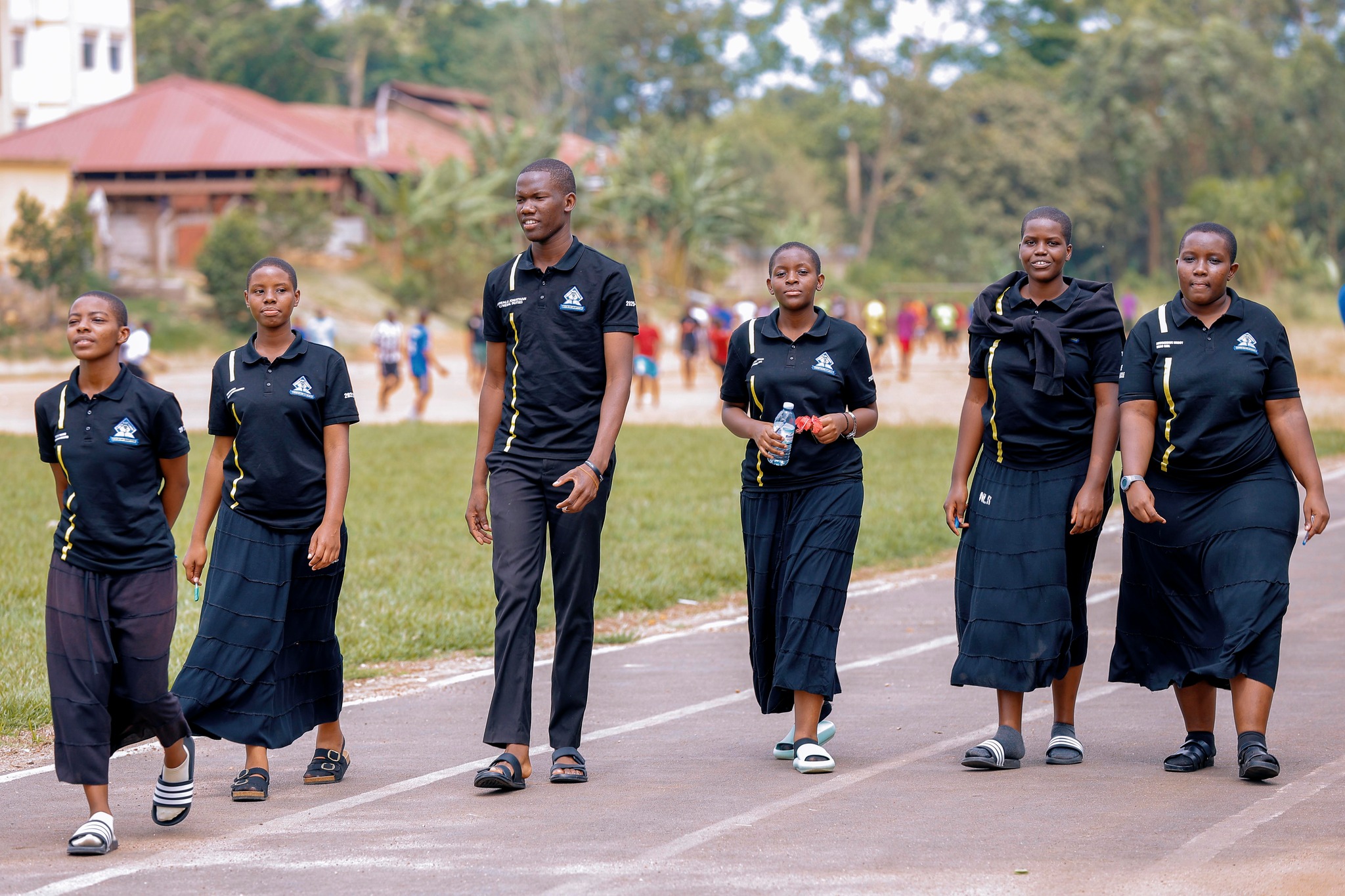 The afternoon session with the student leaders of Seeta High School "A" Campus was more fun as they engaged in activities like bottle filling, caterpillar walk and the flying pen which promoted the spirit of teamwork and working together as leaders.
#TopowaYouthUg
#InspireMotivateGrow
#topowaledprogram
#seetahighschoolmukono