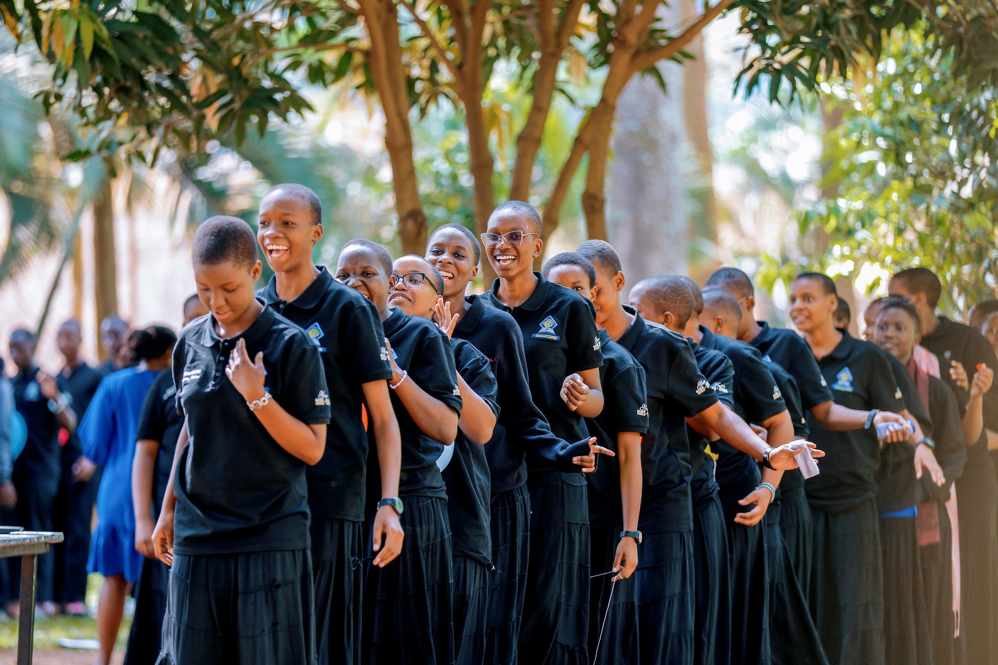 Leadership is never a solo journey.
Through teamwork, trust, and shared responsibility, student leaders discovered the power of moving forward together during our LED Program at Seeta High School Main Campus.
#TopowaYouthUg
#InspireMotivateGrow
#topowaledprogram
#seetaschools
#seetamaincampus