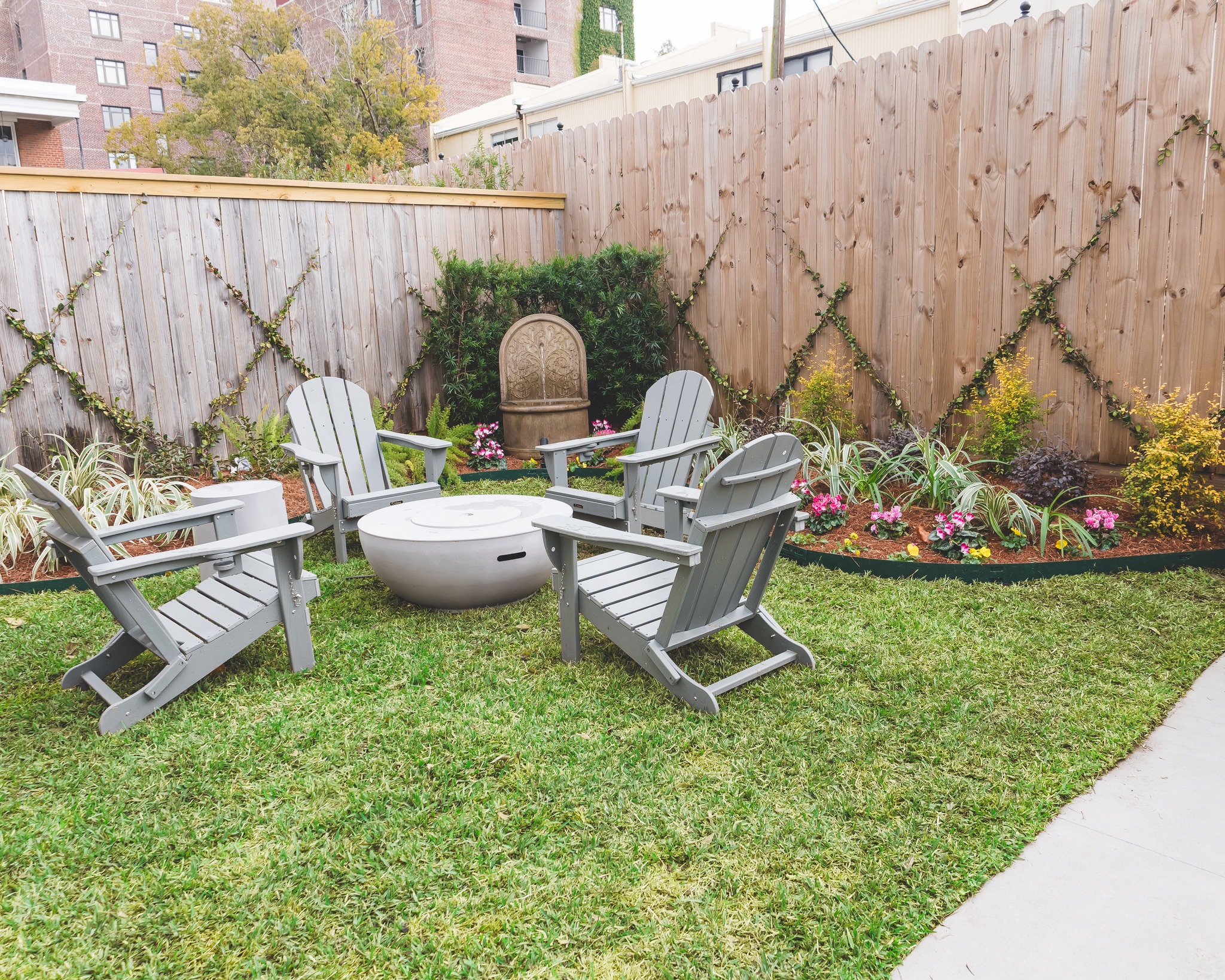 Another backyard transformed into a private retreat 🔥🌱
▫️ ▫️ ▫️ ▫️ ▫️ ▫️ ▫️ ▫️ ▫️ ▫️
#thegardengateslandscapecompany #landscapedesign #residentialdesign #residentiallandscapedesign #neworleanslandscapes #pavers #thegardengateslandscapecompany #neworleans #metairielandscapes #design #iheartnola #artificialturf #turf #design