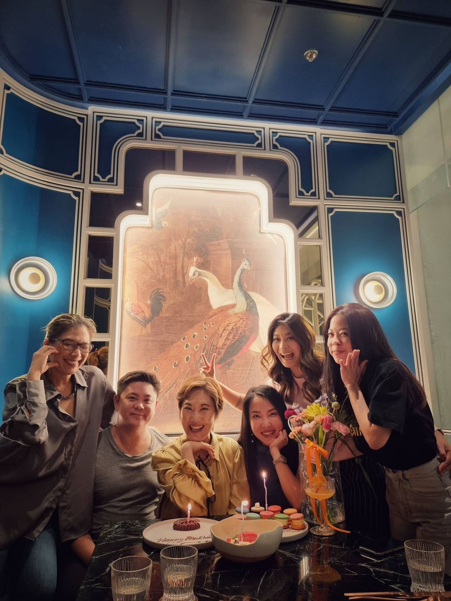 Thank you @mookruji for choosing to celebrate your birthday with us at Jharokha.
We were honoured to host your special occasion in our private dining room, surrounded by your closest loved ones. We look forward to welcoming you back again very soon.
ขอขอบคุณ @mookruji ที่เลือกฉลองวันเกิดกับเราที่ 📍Jharokha
เรารู้สึกเป็นเกียรติอย่างยิ่งที่ได้ร่วมเป็นส่วนหนึ่งของช่วงเวลาพิเศษนี้ ท่ามกลางคนสำคัญของคุณในห้องอาหารส่วนตัว และหวังว่าจะได้ต้อนรับคุณกลับมาอีกครั้งในเร็ว ๆ นี้
👉🏼 For reservations: Link in Bio.
📞082-997-3399
📍Erawan Bangkok, Fl.2
🕒 Open Daily, 11:30 - 22:30
#JharokhabyIndus #JharokhaBkk #JharokhaBangkok #CelebratewithJharokha #IndianCuisine