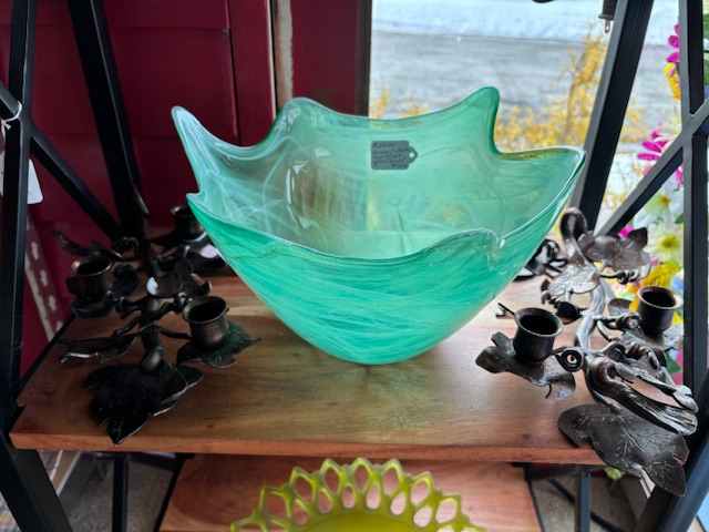 You will find beautiful glassware at beautiful prices and maybe even a squid!
Full Moon's Vintage Village
835 Lafayette Rd
Route 1
Hampton NH 03842
open 10am-6pm ---------closed Tuesday
(we are the red building and barn between Best Tile &The Community Oven
#ryenh #seacoastnhshopping #portsmouthnh #newenglandantiquetrail #northhamptonnh #nhsmallbusiness #nhantiques #amesburyma #exeternh #yardsalesnh #newburyportma #newenglandantiques #besttile #hamptonnh #seabrooknh #salisburyma #wardtonerecords #kingstonnh #grovelandma #yorkme #wsca1061fm #westnewburyma #NewingtonNH #dovernh #rochesternh #kingstonnh #grovelandma #yorkme #wsca1061fm #westnewburyma