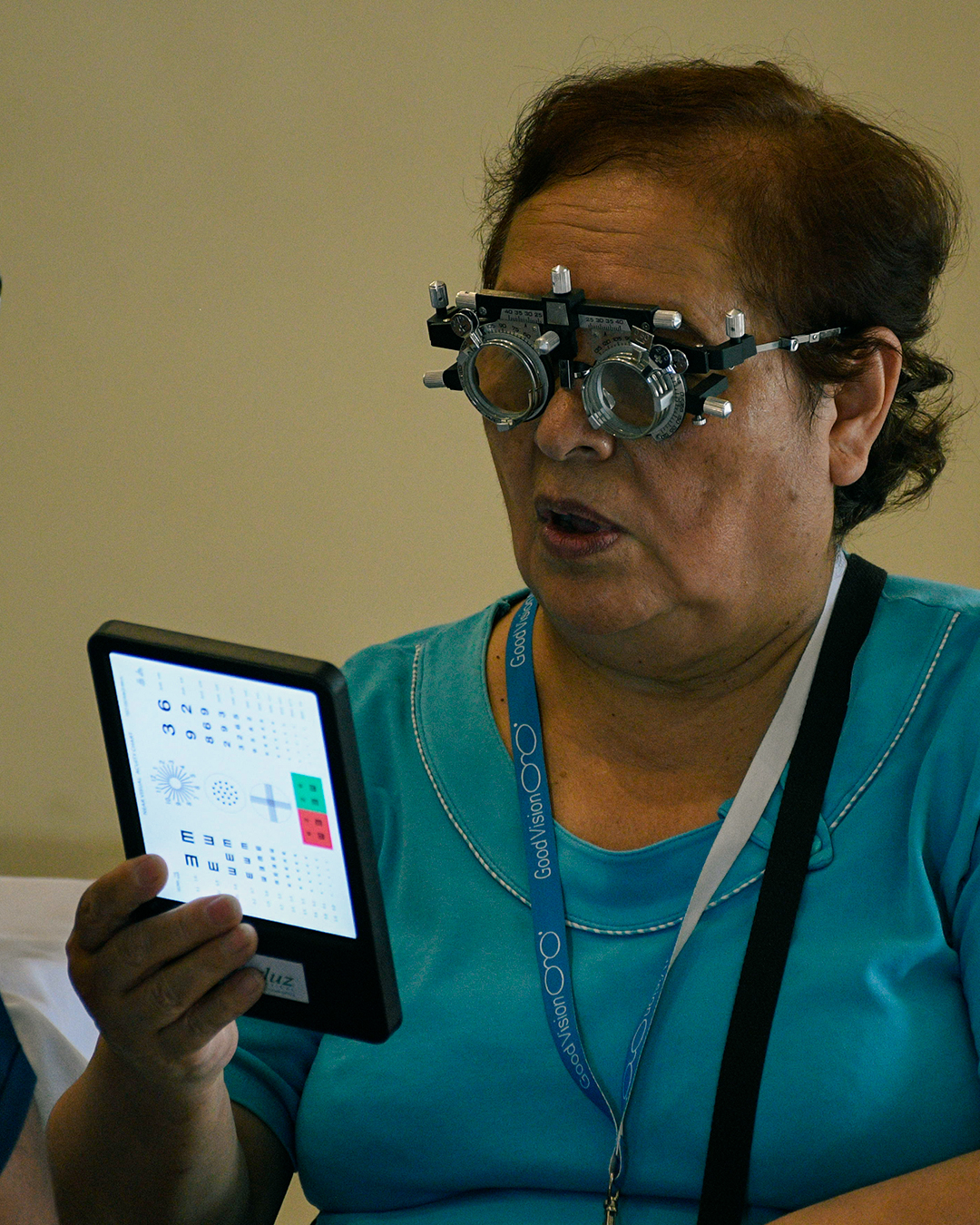 En cada campaña combinamos compromiso y tecnología. 👓✨
Utilizamos equipos modernos para realizar diagnósticos visuales más precisos y ofrecer la mejor solución para cada persona.
Porque detrás de cada evaluación hay una historia que merece ver con claridad. 💙
#LoveYourEyes #LentesPerú #Solidaridad #SaludVisual #CampañasVisuales #ONG
