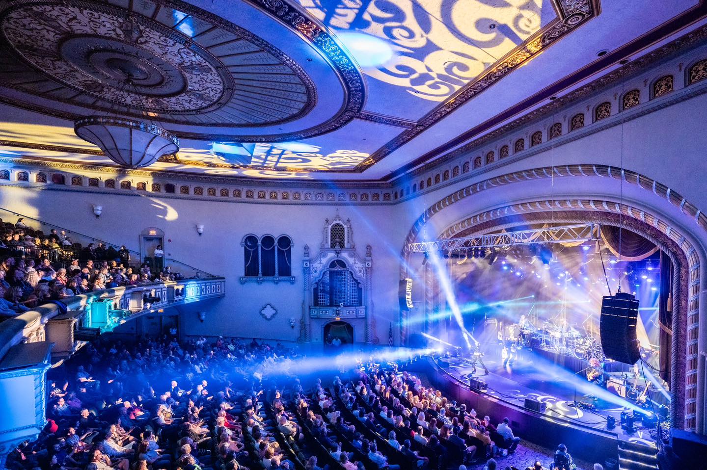 Want to be part of the magic at The Midland? ✨ NEW VOLUNTEER training is happening Wednesday, Feb 25th | 5–6 PM.
😍Come find your spotlight — we'll save you a seat!