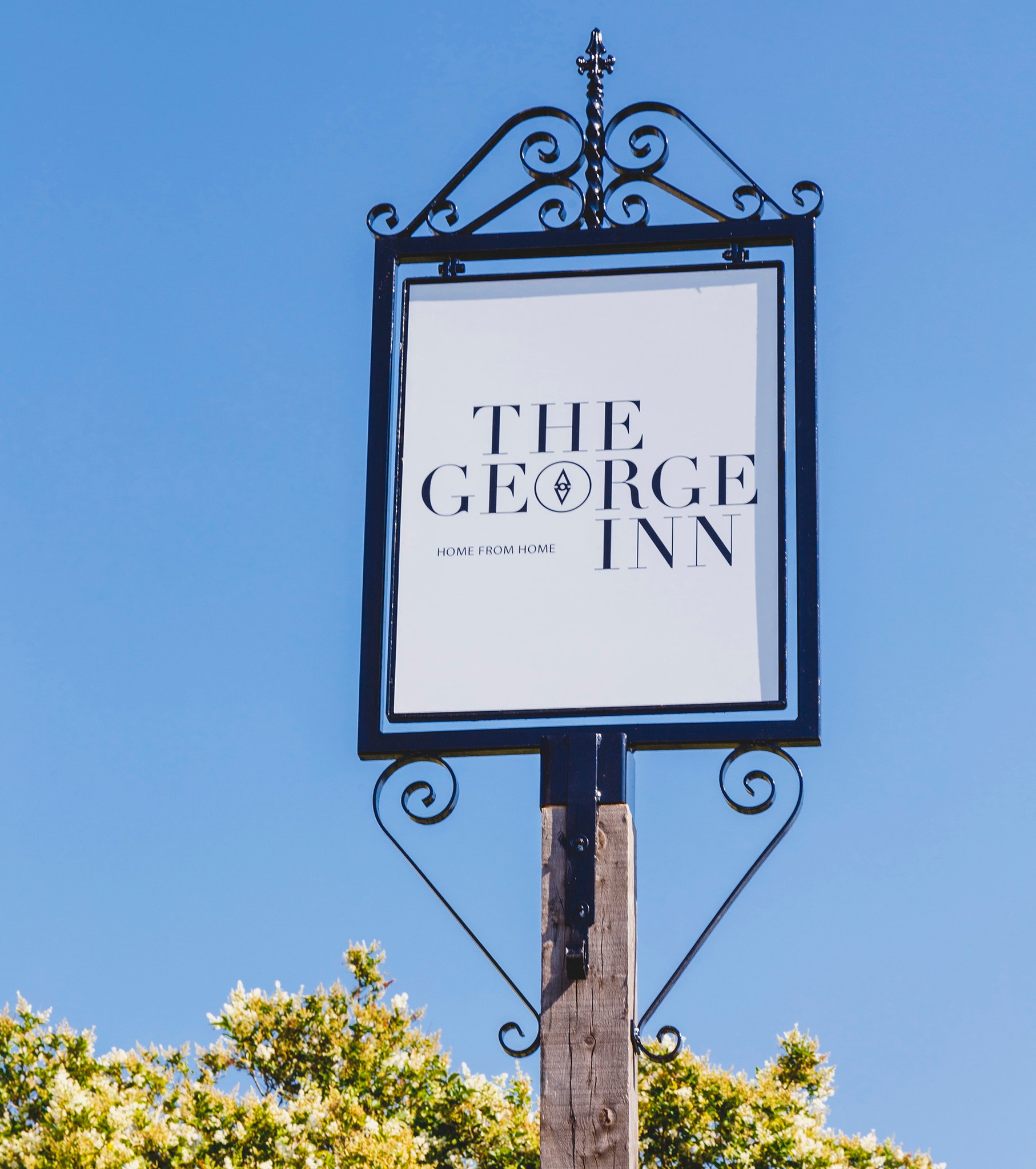 The sun is shining and the first signs of spring are in the air 🌿
We’re open every day from 8am, serving freshly brewed coffee and delicious pastries to start your morning right.
Working from home? Not anymore. Bring your laptop and work with us instead — enjoy table service, endless coffee, fresh pastries, and a relaxed, quiet atmosphere perfect for getting things done.
Great coffee from our local coffee heroes Wooden Hill , calm vibes, and a warm welcome waiting for you.☕