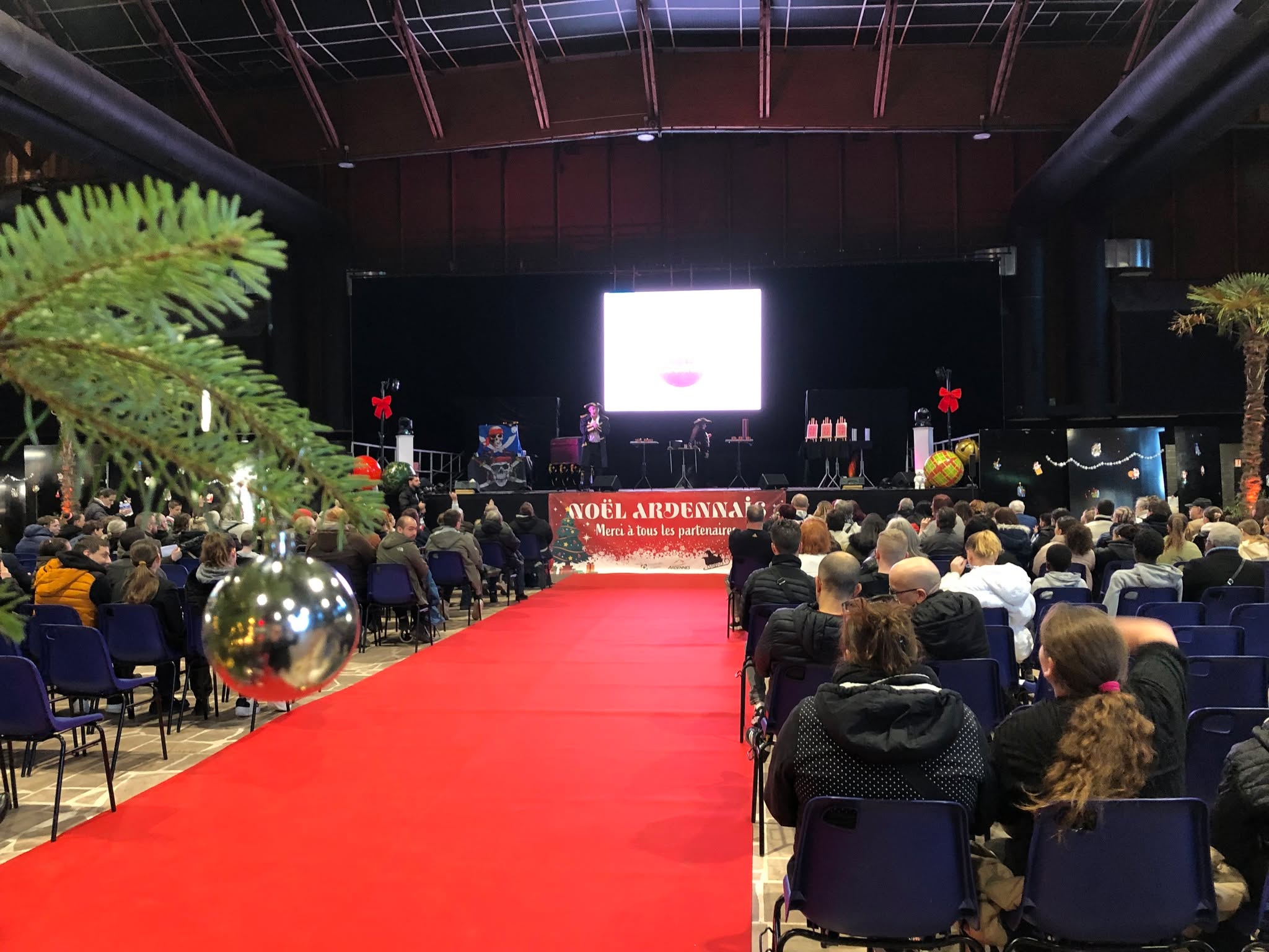 On pourrait croire que Noël est encore loin…
Et pourtant, c’est maintenant que tout commence.
Pendant que les jonquilles commencent à fleurir, chez S’Consult Events, nous préparons déjà les sapins.
Anticiper un Arbre de Noël, c’est se donner le temps de créer un événement vraiment adapté à vos collaborateurs et à leurs familles.
Choisir les bonnes animations, réserver les artistes, imaginer une ambiance chaleureuse, maîtriser le budget…
Un Arbre de Noël réussi se construit bien avant le mois de décembre.
Nous venons de mettre à jour notre page dédiée aux Arbres de Noël d’entreprise, avec nos solutions d’animations, notre approche clé en main et nos conseils pour bien préparer cet événement incontournable de fin d’année.
👉 Anticiper, c’est aussi s’assurer de la disponibilité des meilleurs prestataires.
📌 Découvrez notre nouvelle page et commençons dès maintenant à préparer votre Arbre de Noël ➡️ Lien en bio
#sconsultevents #ardennes #arbredenoel🎄 #eventplanners #evenement