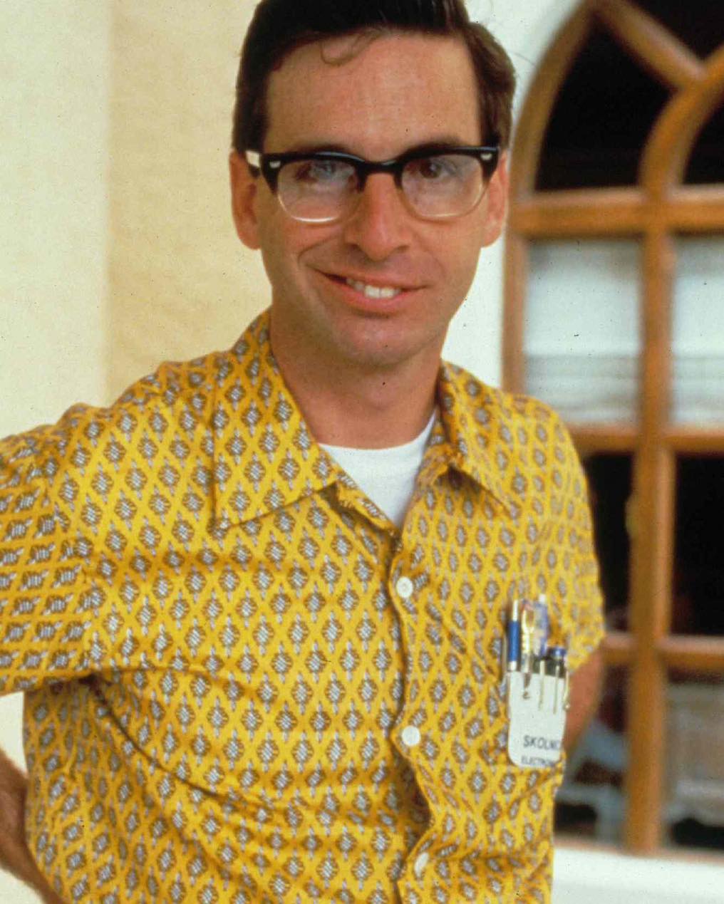 Today we remember the incomparable Robert Carradine — the brilliant actor who lit up screens from the iconic world of Revenge of the Nerds to the heartwarming halls of Lizzie McGuire. For generations, he made us laugh, care, and feel like part of his extended on-screen family. Known for bringing Lewis Skolnick to life with humor and heart and later offering gentle warmth as Sam McGuire, he left an unforgettable mark across decades of film and TV. Beyond his talent, he was cherished by co-stars and fans alike for his generosity and spirit. Though he battled bipolar disorder for many years and passed at 71, his legacy of joy, kindness, and storytelling resilience will endure.
#lizziemcguire #revengeofthenerds #nerd #nerdhumor #80spopculture
