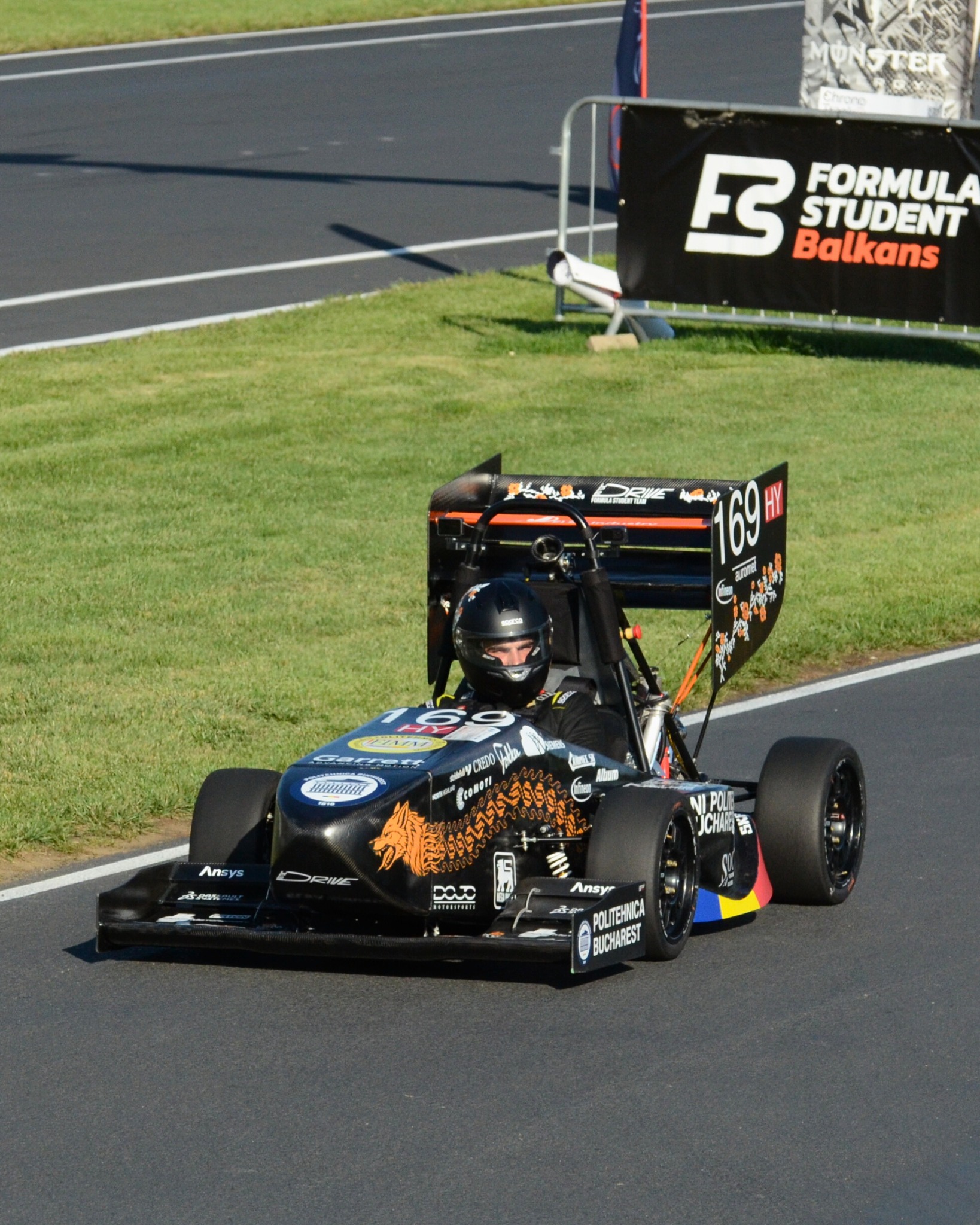 is that... 🗣️ PETRICAAAAAA?
.
.
.
#fsbalkans #formulastudent