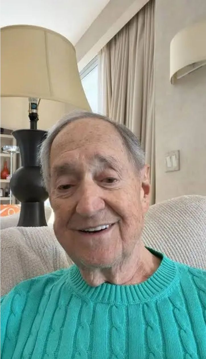 Absolutely gutted by the passing of Neil Sedaka.
Without doubt, he was one of the greatest story tellers with the lyrics he wrote.
My Grandad Twohey got me into Neil, and his music is simply stunning. Laughter in the rain, being my favorite song.
Well Neil, good luck to you and now you really are "Living right next door to an Angel"