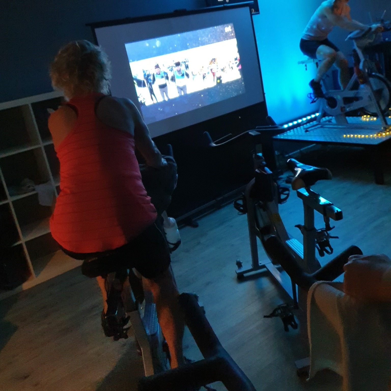 Redo att köra vasaloppet!? Än finns det platser kvar! Vi lovar bläbårssoppa och kexchoklad! Och ja - du kan gå av och pausa precis när du vill, det är inte det RIKTIGA vasaloppet! 😅🙌