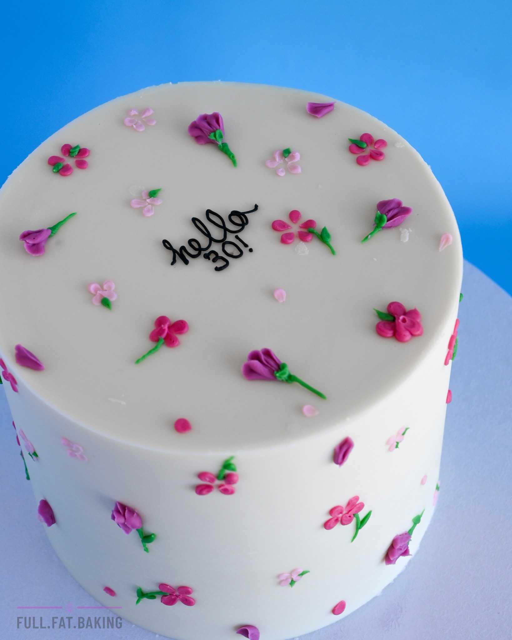 Simple, pretty and Lotus Biscoff inside ๐
The perfect 30th birthday cake.
#FloralCake #BirthdayCake #BiscoffCake #CustomCake #CakeDesign #CyprusBaker #PaphosBaker