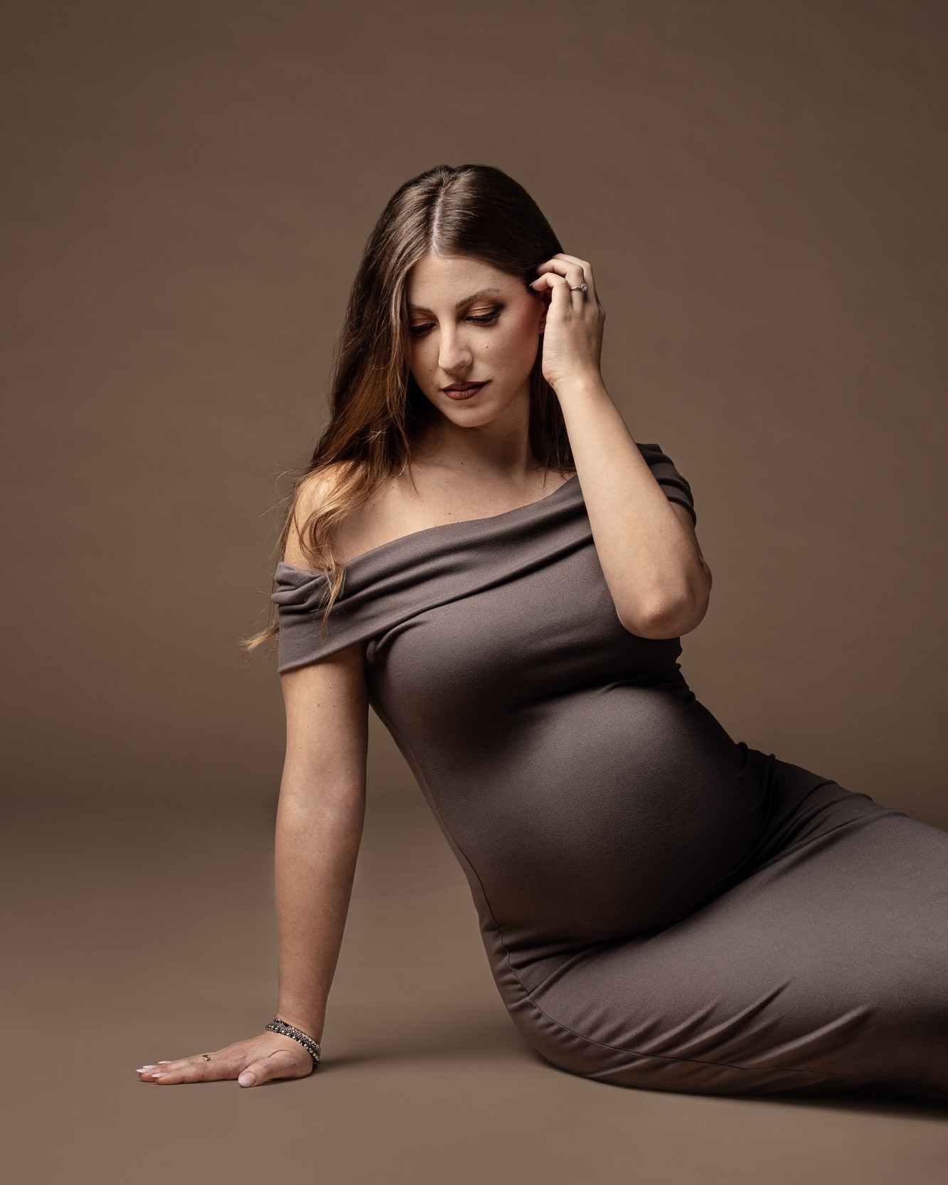 Fotografiamo la maternità valorizzando la sinuosità, bellezza, femminilità di ogni donna in dolce attesa: forte, magnifica e orgogliosa della vita che sta creando.
Creeremo per te un’esperienza di ritratto esclusiva, ricercata, di empowerment, gratificante e personalizzata in ogni aspetto.
Raccontaci i tuoi desideri, noi li trasformeremo per te in fotografie.
📨info@melaniamaffucciphotographer.com
www.melaniamaffucciphotographer.com
.
HMUA @giuliagrillini.mua
.
Ritratti in gravidanza
Fotografo gravidanza neonati bambini e famiglia Modena
.
.
#melaniamaffucciphotographer #maternityphotoshoot #maternitystyle #maternitystyling #maternitysession #maternityglam #glamourlook #glamourmakeup #glamourbeauty #beautymaternity #beautyportrait #ritrattogravidanza #serviziofotograficogravidanza #serviziofotograficomaternità #serviziofotograficomaternity #maternityshoot #maternityfashion #pregnancyjourney #pregnancyphotoshoot #pregnancyphotography #fotografomodena #fotografogravidanzamodena #fotografogravidanza #fotografiagravidanza #fotografonewborn