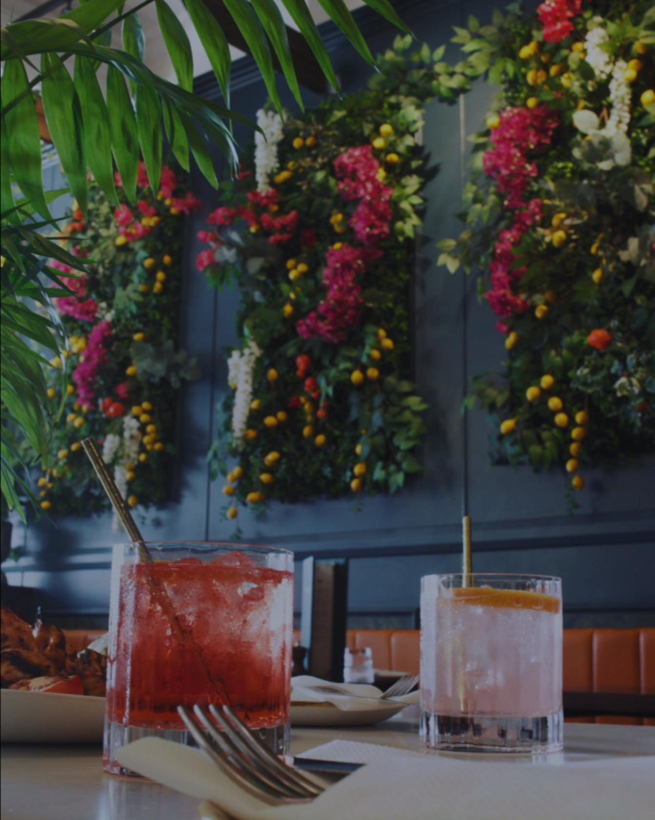 Sun’s out, spirits high at MAK Restaurant. We’ve refreshed the space with our summer wall décor—clean, bright, and inspired by the Mediterranean. Join us for long lunches, late dinners, and a taste of the season.