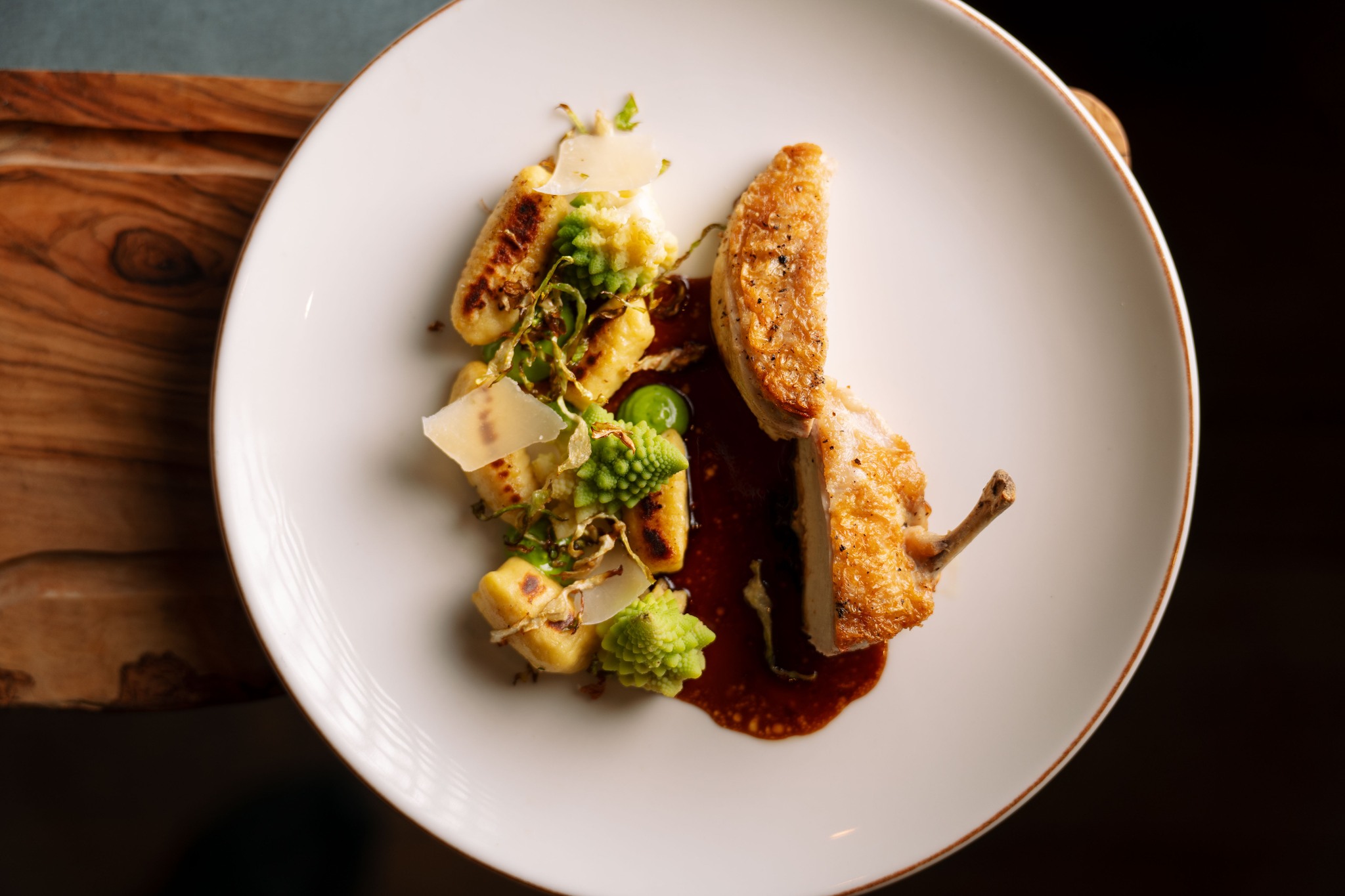 Supreme of Chicken, Gnocchi, Crispy Savoy, Tarragon, Sherry Jus
Comforting and balanced, with depth from the sherry jus and tarragon.
#thedogatwingham #top50gastropubs #wintermenu