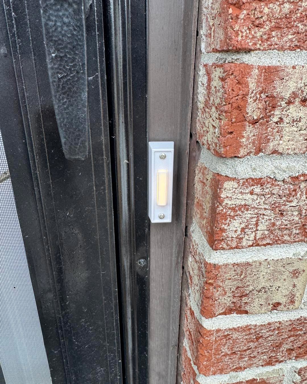 🔔New doorbell button installed and working perfectly.
Simple fix, big difference.
#TasklineHomeServices #LocalHandyman
#FayettevilleNC