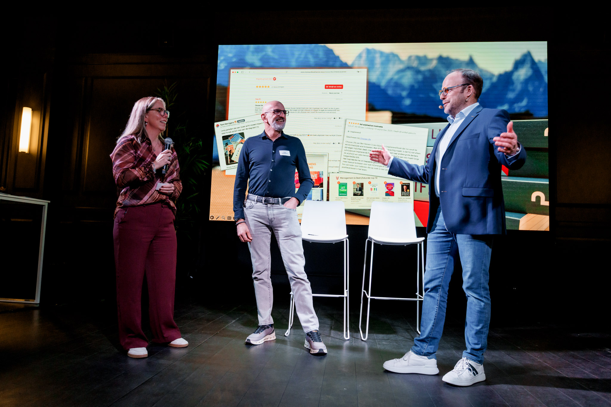 Twee deelnemers van "Een Goed Begin" verrasten me met zulke mooie reviews voor mijn boek Choose Life dat ik hen met veel plezier een gratis coaching sessie heb cadeau gedaan.
Hun woorden raakten me.
En eerlijk: ze helpen ook om het boek zichtbaarder te maken voor anderen die het kunnen gebruiken.
Daarom doe ik het deze maand opnieuw.
‼️ Schrijf een review op Bol.com of Standaard Boekhandel, en je maakt kans op een gratis 1‑op‑1 coaching met mij. ‼️
Ik geef deze maand zelfs twee sessies weg.
Waarom? Omdat jouw woorden écht een verschil maken — voor mij, voor het boek, en voor wie het nog gaat lezen.
Laat me weten dat je een review hebt geplaatst (DM of screenshot), en ik neem je mee in de loting.
Dankjewel alvast. Ik lees elke review persoonlijk. 🙏