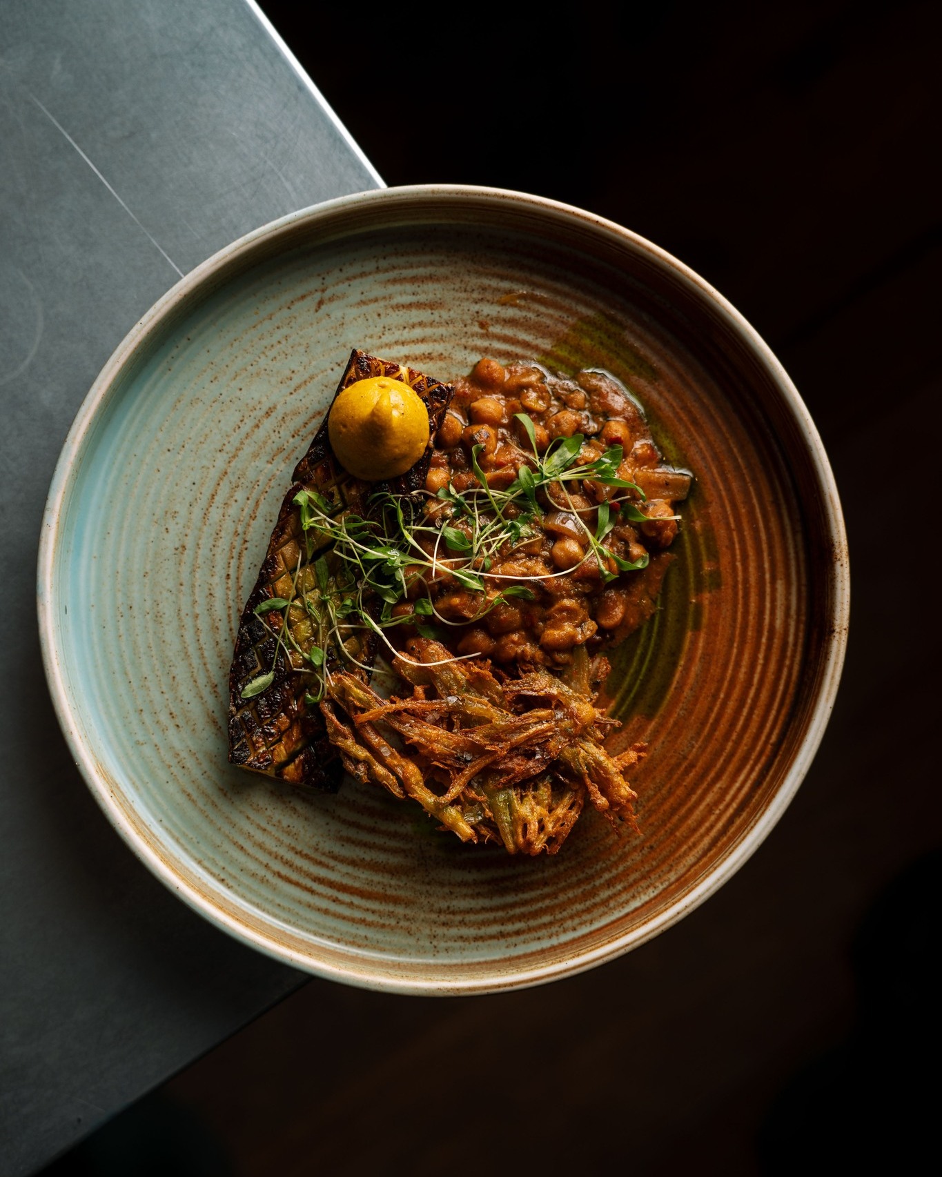 Charred Courgette, Shallot Bhaji, Lime Pickle, Chana Masala (ve)
Bold, warming spices with depth and balance.
A plant-based main course built with real intent.
#thedogatwingham #top50gastropubs #wintermenu