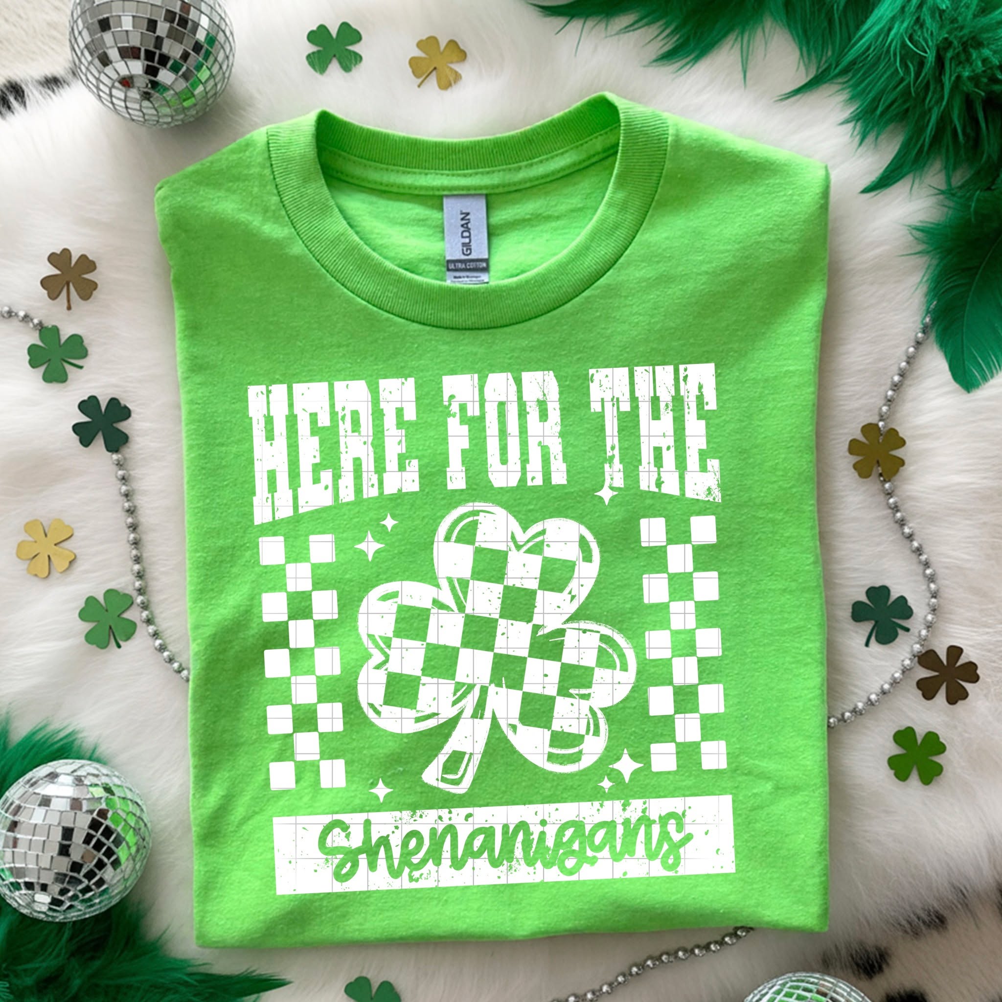 Lucky Leopard & Clover Graphic Tee
A little leopard. A little clover. A whole lot of luck 🍀 This layered graphic design blends neutral florals, leopard hearts, and green clovers for a trendy boutique look that works all season long.