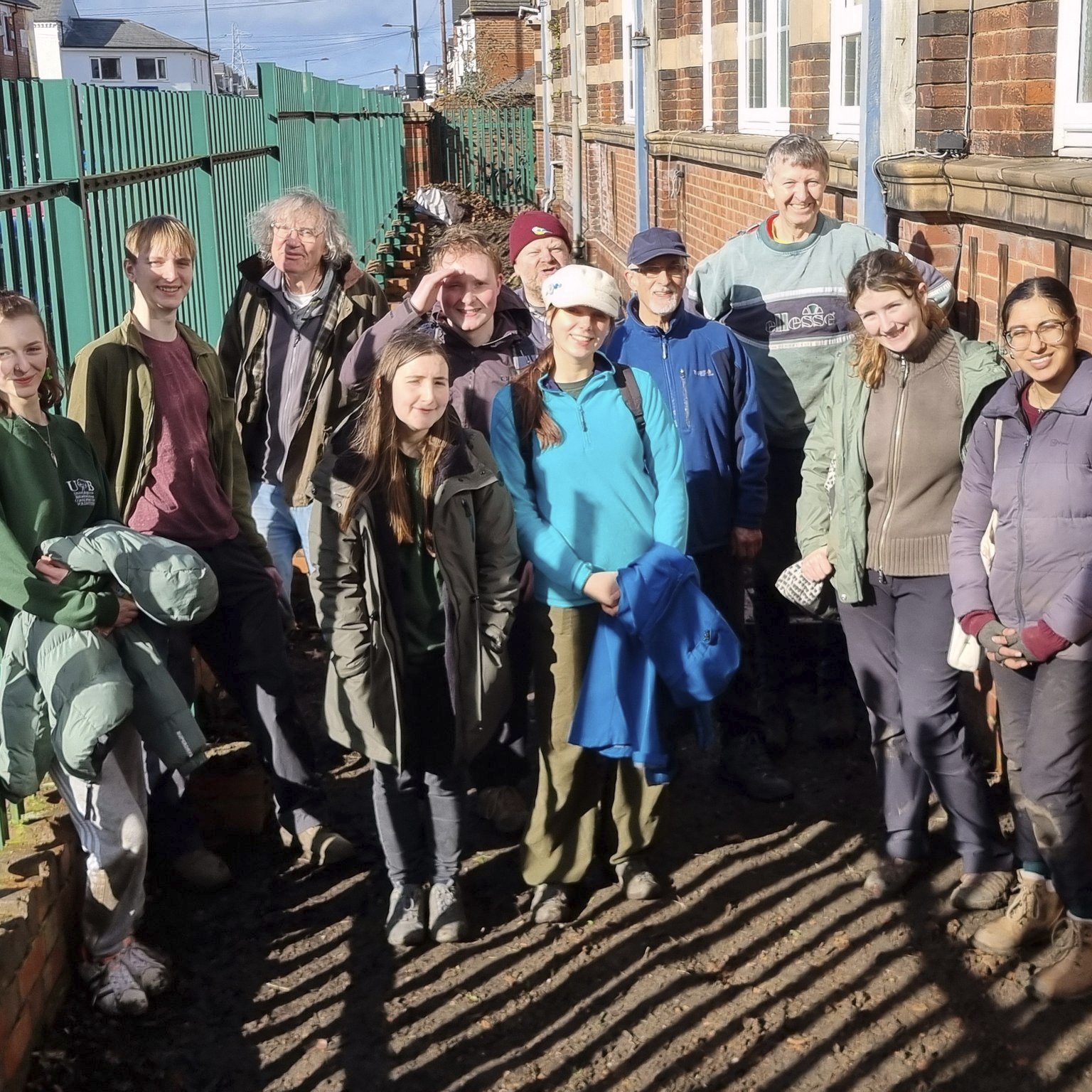 We've started a new project working with @stans_cafe at #OurFacility in #SellyOak. Thank you University of Birmingham Conservation Volunteers for your support once again. #HeritageFruit
https://www.facebook.com/groups/2216827939/