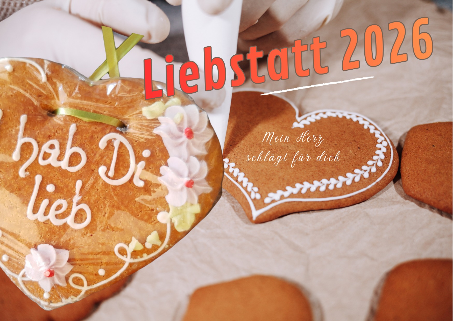 Schenken mit Herz! ❤️ Auch dieses Jahr backen und verzieren die Kirchhamer Bäuerinnen wieder ihre beliebten Lebkuchenherzen. Ob lustig, sinnig oder kreativ – sichere dir dein Unikat!
📍 Wo & Wann?
Ab Freitag, 27.02.: Am Stand beim Milchautomaten Fam. Pflügl (Bergham 1). Bei schönem Wetter einfach Herz aussuchen und Geld in die Kassa legen. ☀️
Liebstattsonntag (15.03.): Letzte Chance nach dem Gottesdienst am Kirchenvorplatz!
Schnell sein lohnt sich – nur solange der Vorrat reicht!
#Kirchham #Bäuerinnen #Lebkuchenherzen #Tradition #Liebstattsonntag #Handgemacht #Regional #Brauchtum