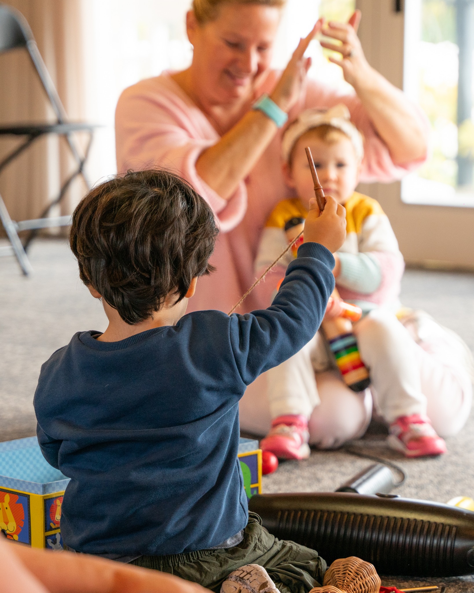 Create beautiful memories and bond with your little one through the power of music and colour✨🥁
🎶 Veronas gentle classes use live music and instruments to stimulate those tiny senses, promoting curiosity and connection.
🗓️ Next sessions 3 March
🗓️ 2 classes for different ages | Every other Tuesday
Head to the Classes page on our website for more info 🌐