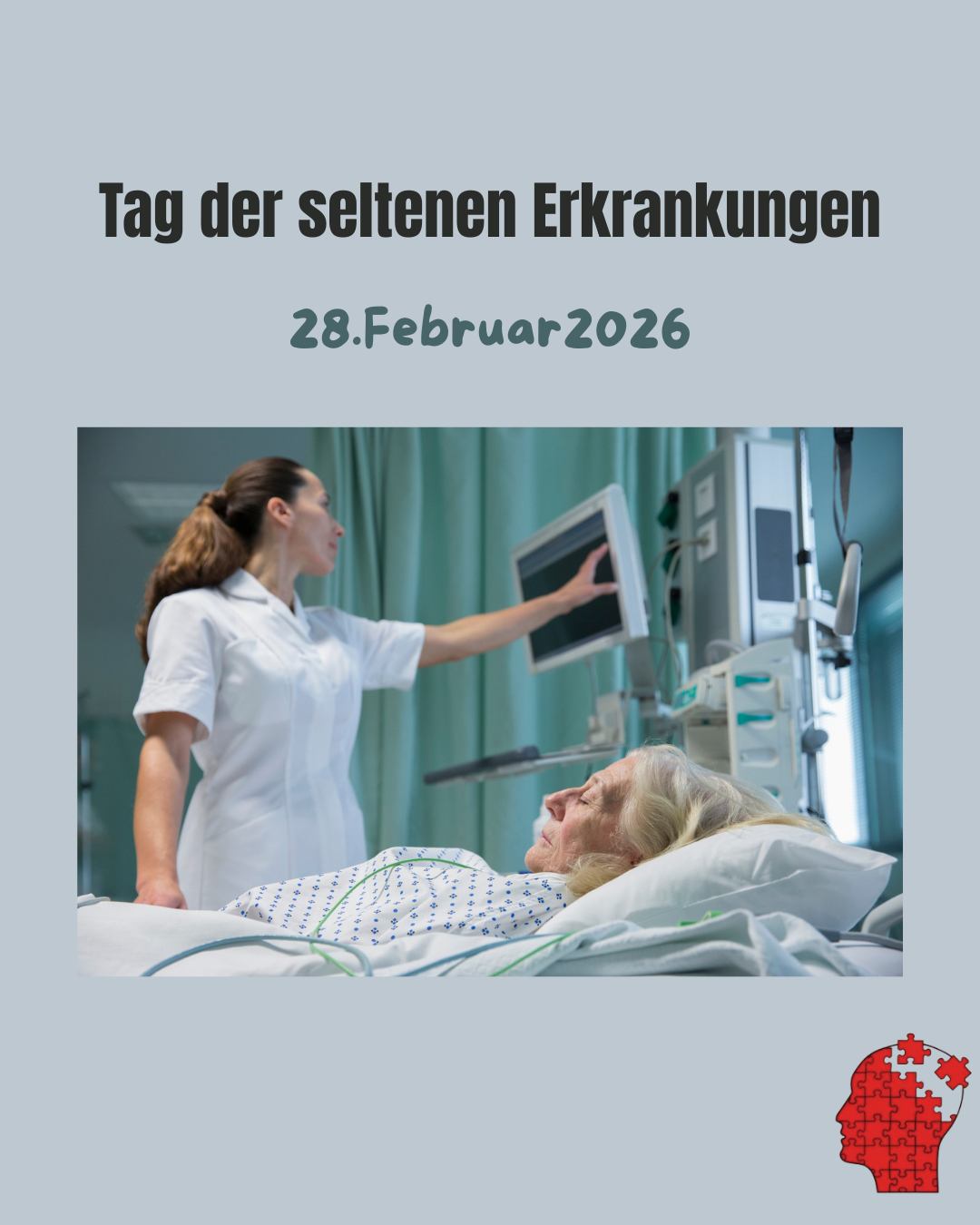 🌍 Mehr, als du dir vorstellen kannst. 💙
Heute ist der Weltweite Tag der seltenen Erkrankungen – das Datum ist bewusst gewählt. Er ist offiziell am 29. Februar, der seltenste Tag im Kalender. Ein Tag, der uns daran erinnert, dass es Erkrankungen gibt, die selten sind, aber genauso viel Aufmerksamkeit verdienen.
Wir möchten diesen Tag nutzen, um auf ein Krankheitsbild aufmerksam zu machen, das viele unserer Mitglieder betrifft: Das Wachkoma (Apallisches Syndrom).
Was ist das Wachkoma?
Es ist eine schwere Bewusstseinsstörung. Betroffene öffnen die Augen und scheinen wach zu sein – daher der Name „Wachkoma“. Das Großhirn ist meist so schwer geschädigt, dass keine oder nur minimale Reaktionen auf die Umwelt möglich sind, Kommunikation mit der Außenwelt ist nicht möglich.
Die Ursachen sind vielfältig:
Sauerstoffmangel (z.B. durch Beinahe-Ertrinken oder Herzstillstand), schwere Schädel-Hirn-Verletzungen oder degenerative Erkrankungen wie Alzheimer.
Zahlen & Fakten, die berühren:
📌 In Deutschland leben schätzungsweise 1.500 bis 5.000 Betroffene – in speziellen Pflegeeinrichtungen oder zu Hause.
📌 Die durchschnittliche Überlebenszeit wird oft mit 2 bis 5 Jahren angegeben. Unsere Erfahrung zeigt jedoch: Viele Betroffene leben Jahrzehnte mit diesem Zustand.
📌 Die Diagnose ist extrem komplex. Studien zeigen eine Fehldiagnoserate von bis zu 42% – viele Patienten sind gar nicht im Wachkoma, sondern im „Minimalbewussten Zustand“ (MCS).
Heute, am Tag der seltenen Erkrankungen, sagen wir Danke an all jene, die täglich für diese Patienten da sind – Ärzte, Pflegende und vor allem die Familien, die oft über Jahrzehnte hinweg Liebe und Geduld beweisen.
Gemeinsam können wir das Bewusstsein schärfen. 💙
#WeltweiterTagDerSeltenenErkrankungen #MehrAlsDuDirVorstellenKannst #Wachkoma #ApallischesSyndrom #MCS #Minimalbewusstsein #SelteneErkrankungen #Pflege #BewusstseinSchaffen #28Februar2026