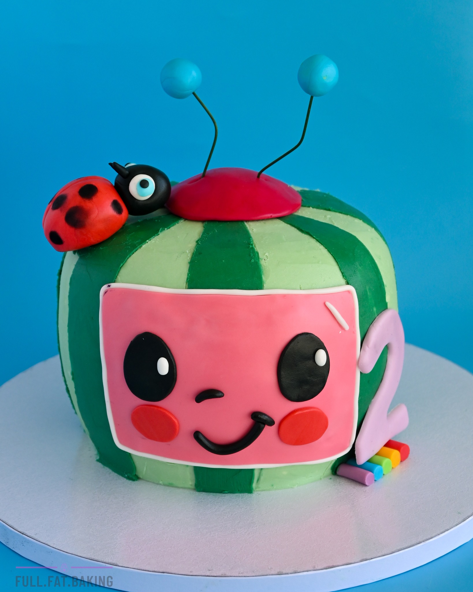 Yesโฆ itโs the watermelon cake ๐๐
Carved, striped and finished with handmade details to bring the theme to life.
A labour of love but such a fun result.
Got a themed cake in mind? Send me a DM ๐
#FullFatBaking #CocomelonCake #KidsCake #CharacterCake #CustomCakesCyprus