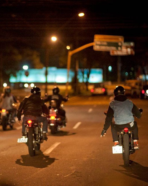🏍 Cruise Night Fifty Riders chegando, e a lembrança fortalece o que sempre foi nossa essência: reunião de amigos, entusiastas da custom culture, na estrada encontrando o verdadeiro sentido da vida. 🏁