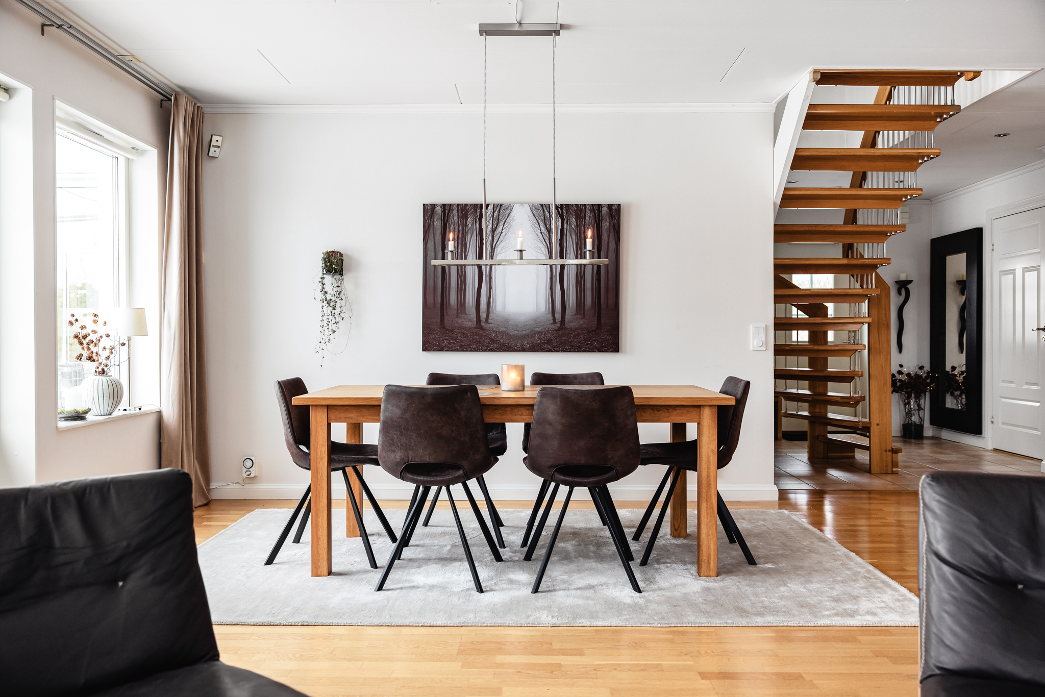 Backa Hage, Katrineholm.
Fotad av @fotografhannamaxstad,
Redigerad av @chimli.se
.
.
.
#bostadsfotograf #katrineholm #mäklarfotograf #interiorphotography #retusch #fastighetsfoto #interiordesign #scandinavianinterior #inredningsinspiration #homedecor #drömhem #interiorinspo #nordichome #interiörfoto #interiör #inredningsdetaljer #homestyling #interiordetails #homeinspo #realestatephotography #bostadsfotografkatrineholm #norrland #fastighetsfotograf #inredningsdesign #heminredning"