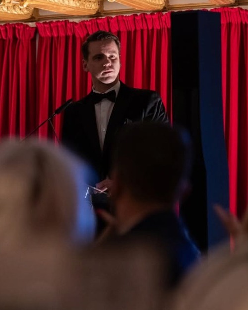 We are incredibly grateful to @liverpoolfilmoffice for the opportunity to speak at the Northern Film and TV Gala Dinner and share more about our work 🎬🍿
Jake our CEO & founder stated: "The reaction in the room was a powerful reminder that people really do want to talk about mental health, and that these conversations don't always have to feel heavy. They can be open and shared with a smile, surrounded by friends and colleagues!" 💙
📷 @kerryspicerphotography
#NorthernTvandFilmGala #FilmandTVCharity #HubofHope #MentalHealth #ChasingtheStigma