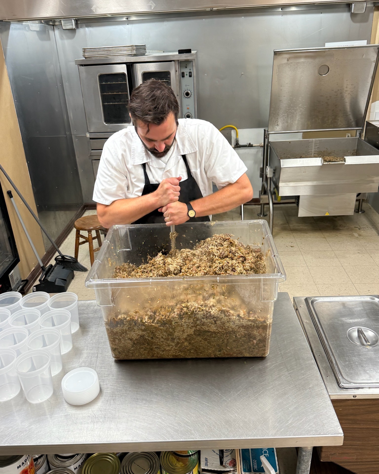 What looks like “extra” food to some becomes dinner for a family in our community. Through our Rescue Kitchen, rescued produce, pantry staples, and prepared foods are reimagined into wholesome meals that bring comfort and care to our community because no good food should go to waste.
#batonrouge #threeoclockproject #rescuekitchen