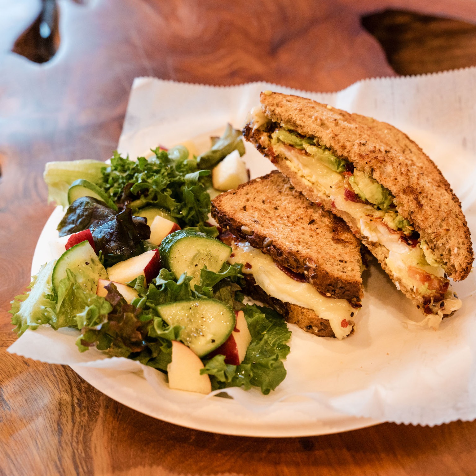 Spend a perfect Spring day in Lewisburg with lunch at Rose Cafe's patio! 🌸🥪
📍L#lewisburgtn N
📸: Karen Fox Photography
#VisitMarshallTN #LewisburgTN