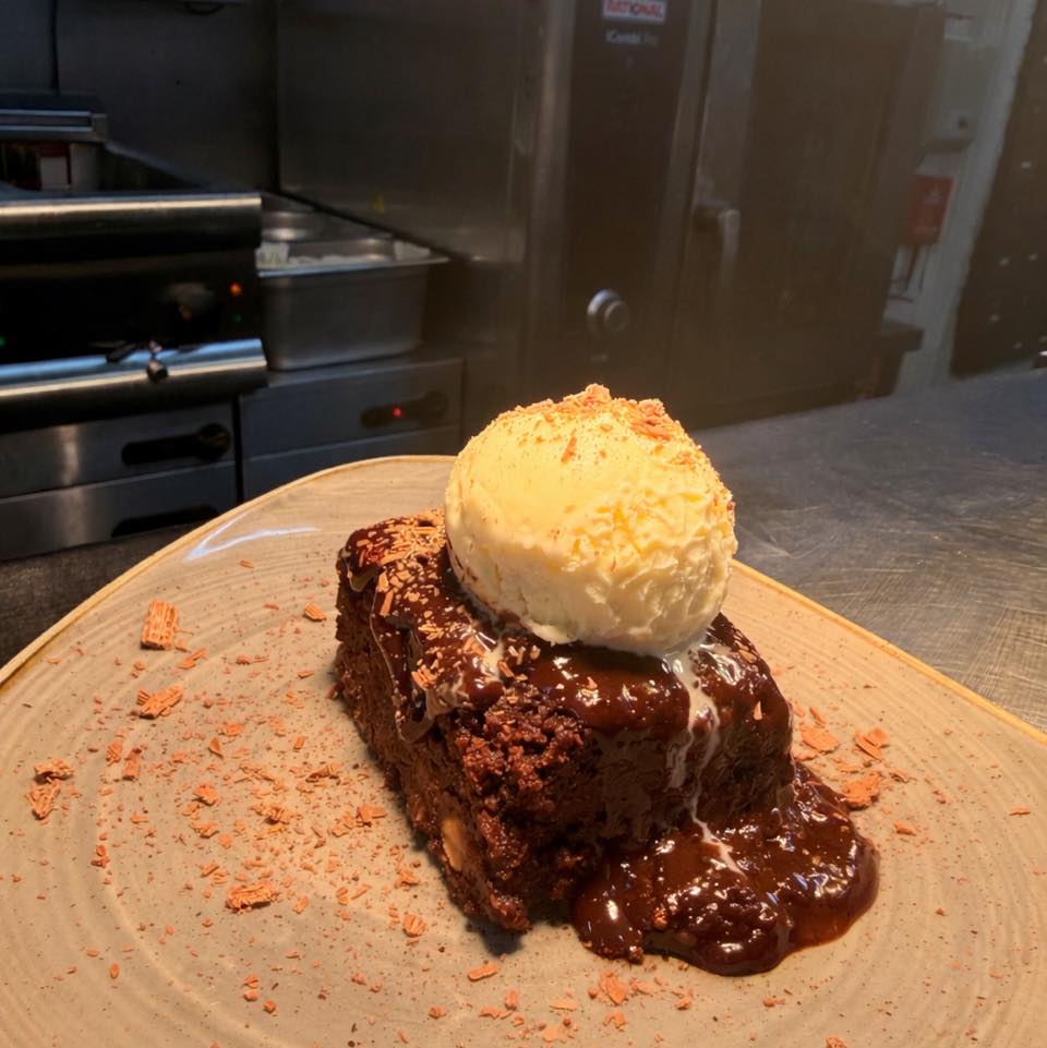 Double tap the picture 😉
Guess who's back...
That's right, Sam's triple chocolate brownie is back! But this time we've added a warm chocolate sauce to pour over it!
Served with Vanilla ice cream! Come get yours!
https://www.falconsteakhouse.com/book-now/