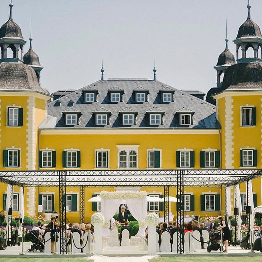 WIR STARTEN IN DIE HOCHZEITSSAISON 👰💍❤️
Wir setzen Ihre Vorstellungen und Träume so um, dass Sie diesen Tag nie mehr vergessen werden.Auf unserer Webseite finden Sie Ideen und Anregungen für den perfekten Hochzeitstag.
- Mietmobiliar & Eventausstattung
- Dekoration
- exklusive Zelte
- Licht, Ton & Videoequipment
- DJ Equipment
- Fotobox & 360° Video Booth
https://eventshop.tirol/collections/hochzeitsfeier
#fantasyevents #fantasy #fantasyeventengineering #eventengineering #tirol #topservice #professionell #zuverlässig #events #wedding #weddingplanning #weddinginspo #hochzeit #hochzeitssaison #hochzeitsinspration