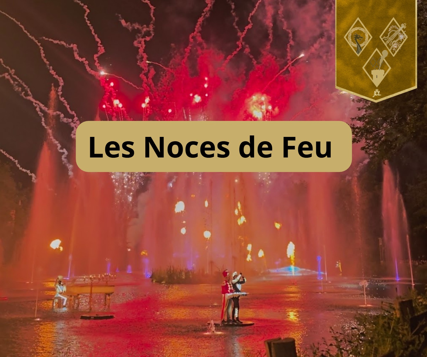 Vous n'avez pas de billets pour la Cinéscénie ? Ou vous venez en semaine (lundi, mardi, mercredi, jeudi) ? Ne partez surtout pas avant la nuit !
Les Noces de Feu est le spectacle nocturne quotidien du Puy du Fou , et c’est un pur chef-d’œuvre visuel sur l’eau.
𝟏. 𝐂’𝐞𝐬𝐭 𝐪𝐮𝐨𝐢 𝐞𝐱𝐚𝐜𝐭𝐞𝐦𝐞𝐧𝐭 ? 🎶💧
C’est une suite romantique au spectacle "Les Orgues de Feu". On y suit le mariage d’une muse pianiste et d’un violoniste virtuose.
Le décor : L'étang du parc se transforme en une scène magique où les décors surgissent des profondeurs de l'eau.
Le moment fort : Le carrosse qui roule sur l'eau et les costumes qui s'illuminent dans la nuit. C'est d'une poésie rare.
𝟐. 𝐋𝐞 𝐩𝐫𝐢𝐱 ? (𝐋𝐚 𝐛𝐨𝐧𝐧𝐞 𝐧𝐨𝐮𝐯𝐞𝐥𝐥𝐞) 🎫
Inclus : Ce spectacle est compris dans votre billet "Grand Parc". Vous n'avez rien à payer de plus.
Quand ? Il est joué tous les soirs de la semaine, sauf les soirs de Cinéscénie (vendredis et samedis d'été) et jours "verts".
𝟑. 𝐋𝐚 𝐬𝐭𝐫𝐚𝐭𝐞́𝐠𝐢𝐞 𝐝𝐞 𝐩𝐥𝐚𝐜𝐞𝐦𝐞𝐧𝐭 ⏱️
Contrairement à la Cinéscénie, les places ne sont pas numérotées. C'est la règle du "premier arrivé, premier placé".
L'heure du Jardin : En haute saison, les gradins se remplissent très vite. Visez une arrivée 1h30 à 2h00 avant le début.
Où s'installer ? Essayez d'être le plus "central" possible face au lac pour profiter des reflets sur l'eau et de la symétrie des fontaines.
𝟒. 𝐋𝐚 𝐝𝐮𝐫𝐞́𝐞 𝐞𝐭 𝐥𝐞 𝐭𝐢𝐦𝐢𝐧𝐠 🌙
Le spectacle dure environ 30 minutes. L'horaire dépend de la tombée de la nuit (généralement vers 22h ou 22h30 en été).
Le conseil : Vérifiez bien l'heure exacte sur l'application le jour même, car si vous arrivez au moment où la musique commence, vous resterez debout tout au fond et vous ne verrez pas les détails sur l'eau.
✨ L'ASTUCE : Comme pour tous les spectacles nocturnes, la sortie se fait dans le noir avec des milliers d'autres personnes. Gardez bien vos enfants par la main et repérez un point de rendez-vous si vous vous perdez !
Avez-vous une préférence pour les spectacles sur l'eau ou les grandes fresques historiques ? Dites-nous si vous avez déjà vu les Noces de Feu en commentaire ! 👇
