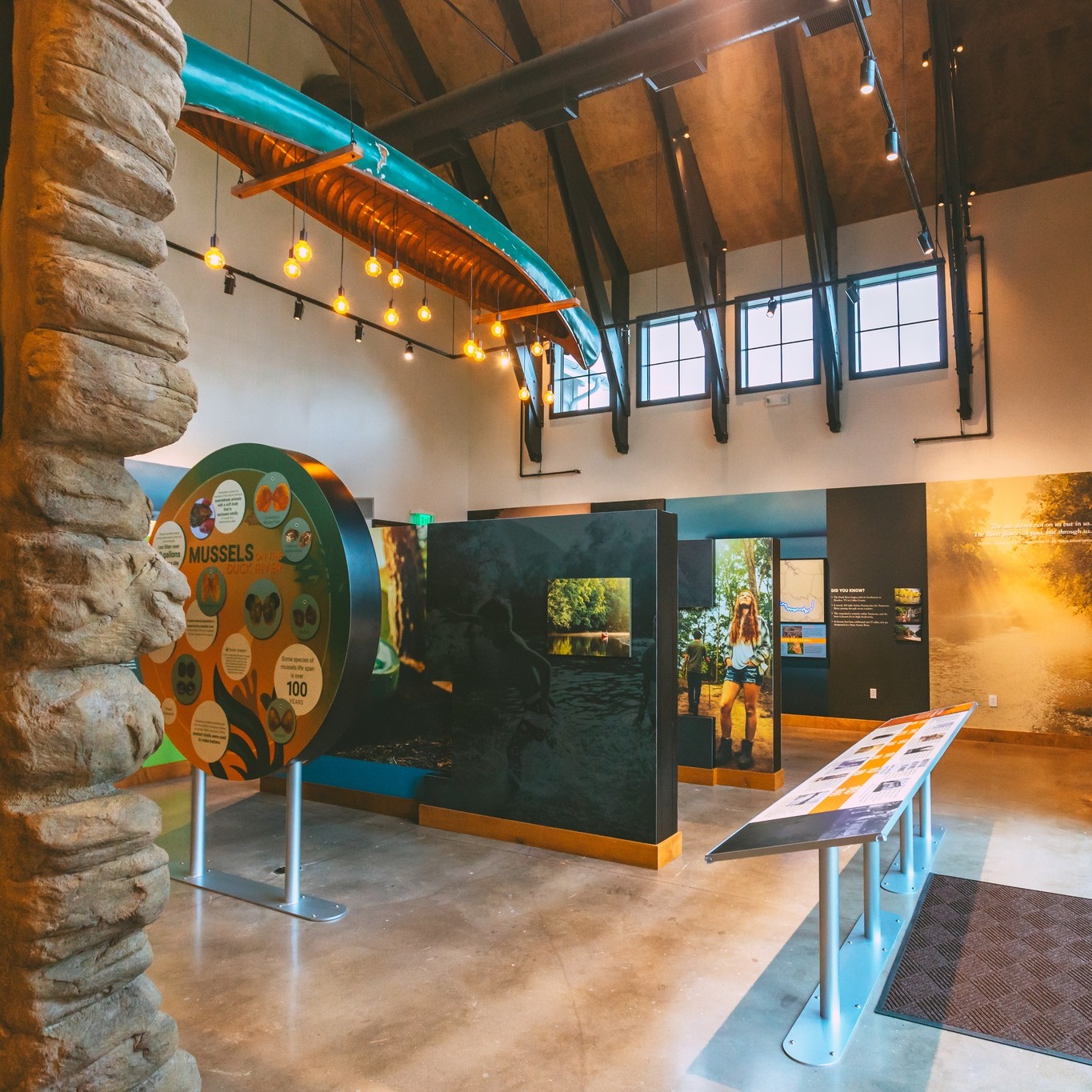 The Duck River Education Room is a great way to experience Henry Horton State Park and Tennessee nature while the temps are still on the chillier side! ❄🌿🐟
📍Henry Horton State Park, Chapel Hill, TN
📸: Morrison Visuals
#VisitMarshallTN #ChapelHillTN