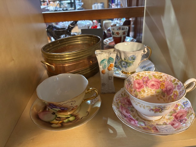 More beautiful vintage finds at Full Moon!!!
Full Moon's Vintage Village
835 Lafayette Rd
Route 1
Hampton NH 03842
open 10am-6pm ---------closed Tuesday
(we are the red building and barn between Best Tile &The Community Oven
#ryenh #seacoastnhshopping #portsmouthnh #newenglandantiquetrail #northhamptonnh #nhsmallbusiness #nhantiques #amesburyma #exeternh #yardsalesnh #newburyportma #newenglandantiques #besttile #hamptonnh #seabrooknh #salisburyma #wardtonerecords #kingstonnh #grovelandma #yorkme #wsca1061fm #westnewburyma #NewingtonNH #dovernh #rochesternh #kingstonnh #grovelandma #yorkme #wsca1061fm #westnewburyma