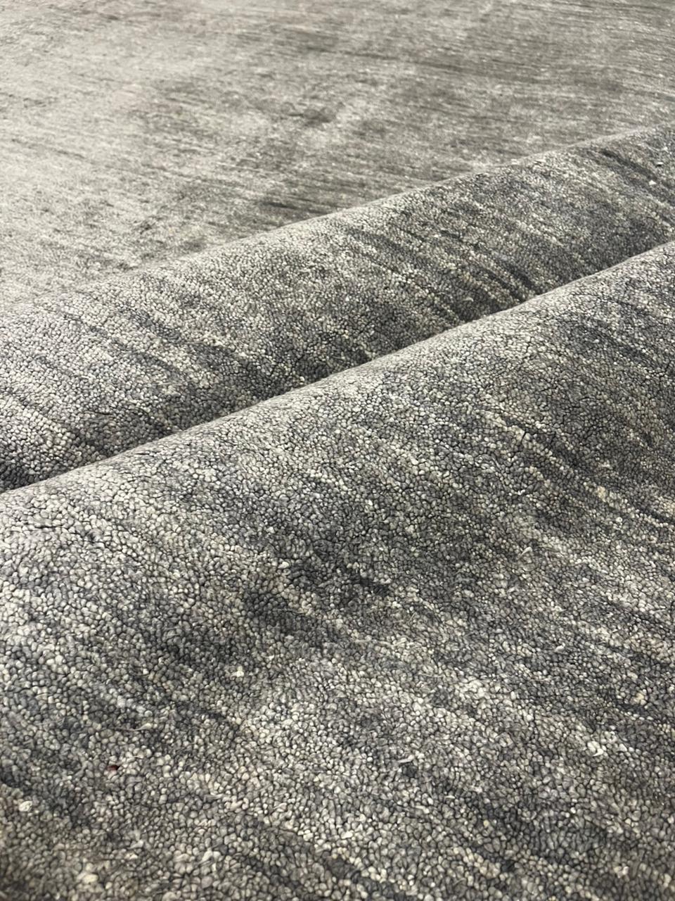 O Tapete Majestic traduz sofisticação em sua forma mais sutil. Ele cria movimento discreto e elegância natural ao ambiente. Perfeito para composições contemporâneas, valoriza móveis claros ou escuros e traz equilíbrio, aconchego e um toque de requinte atemporal.
Consulte mais sobre o modelo visitando nossas lojas.
📍Rua Henrique Schaumann, 498 - Pinheiros | SP
São Paulo: (11)93044-1854
Caxias do Sul: (54) 3027-1234
.
.
.
.
#kiantapetes #arqdecor #interiordesign #sofisticacao #personalidade #estilo #tapetesimportados #decoração #homedecor #homesweethome #designinterior #arqlovers #confort #casadecorada #DesignDeInteriores