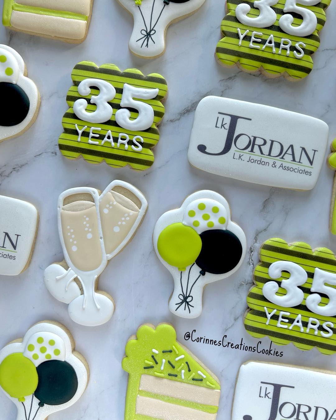 Congratulations L.K. Jordan & Associates on 35 years! 🥳 Hope your team enjoyed these sweet treats.
.
.
.
#cookiegifts #thewoodlandstxcookies #sugarcookies #decoratedcookies #thewoodlandstx #customcookies #anniversary #anniversarycelebration