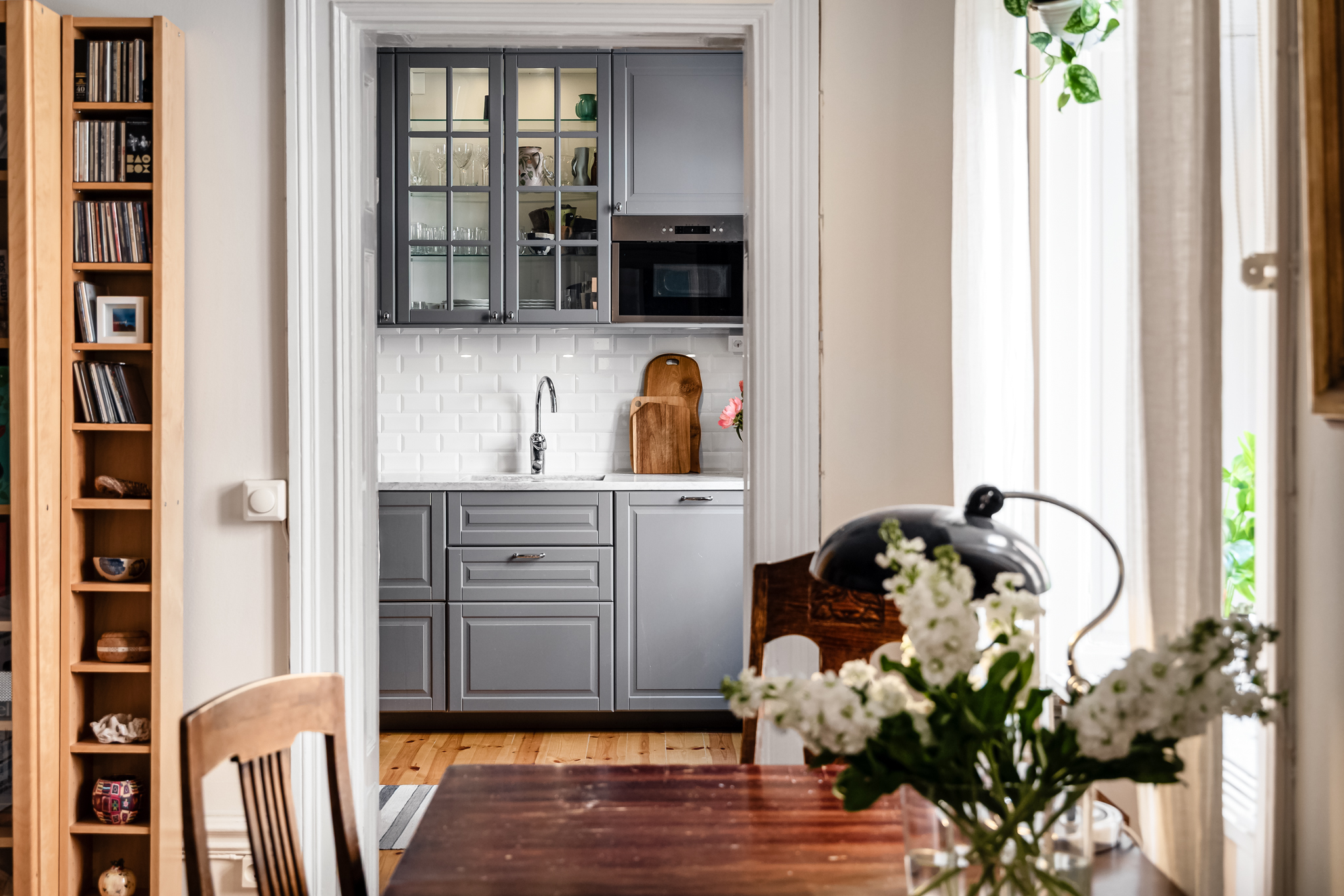 Mose Backe Torg, Stockholm.
Fotad av @rbk_fotografi,
Redigerad av @chimli.se,
För @Claudia
.
.
.
#bostadsfotograf #stockholm #mäklarfotograf #interiorphotography #retusch #fastighetsfoto #interiordesign #scandinavianinterior #inredningsinspiration #homedecor #drömhem #interiorinspo #nordichome #interiörfoto #interiör #inredningsdetaljer #homestyling #interiordetails #homeinspo #realestatephotography #bostadsfotografstockholm #norrland #fastighetsfotograf #inredningsdesign #heminredning