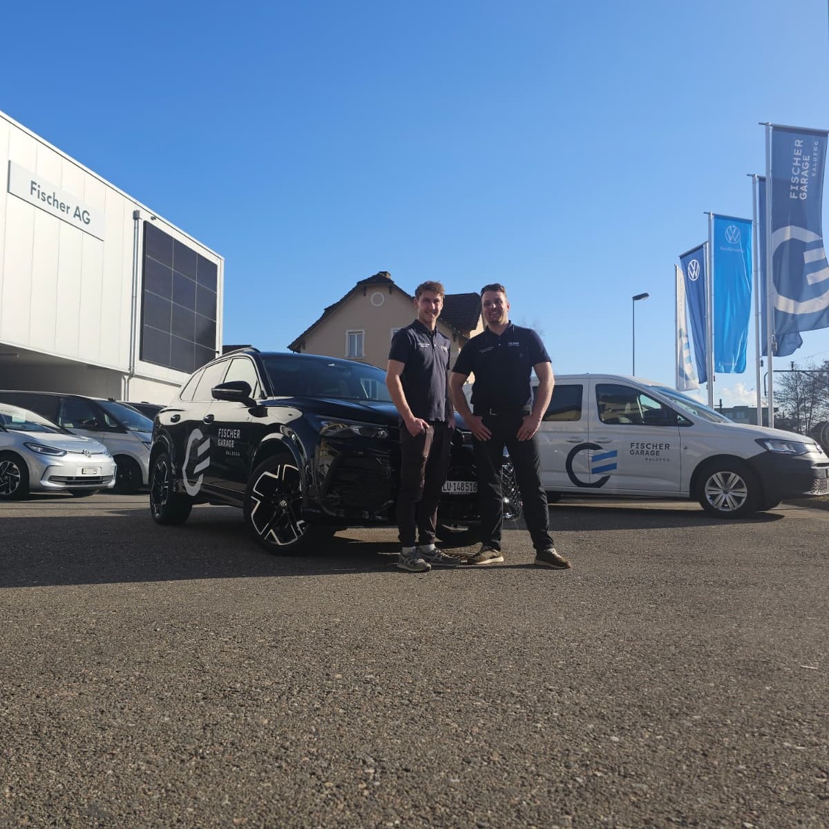 ✨ Der neue VW Tiguan 1.5 TSI Plug-In Hybrid ist da ✨
Mehr Reichweite, mehr Effizienz und ein Komfort, der perfekt in den Alltag im Seetal passt. Der neue Tiguan kombiniert moderne Hybridtechnologie mit dem hohen Qualitätsanspruch von Volkswagen.
🔋 Elektrisch unterwegs im Alltag
Die neue Plug-In Hybrid Generation ermöglicht viele Strecken lokal emissionsfrei. Ideal für Fahrten rund um Baldegg, Hochdorf und die gesamte Region.
🚘 Design trifft Technik
Klare Linien, hochwertiger Innenraum und moderne Assistenzsysteme. Ein Fahrzeug für alle, die Wert auf Qualität legen.
Weil echte Beziehungen auf Qualität bauen.
🤝 Jetzt Probefahrt vereinbaren
Unser Verkaufsteam berät dich gerne persönlich unter 041 914 10 40 oder auf www.fischerag.ch
#vwtiguan #volkswagen #pluginhybrid #neuheit #fischeragbaldegg