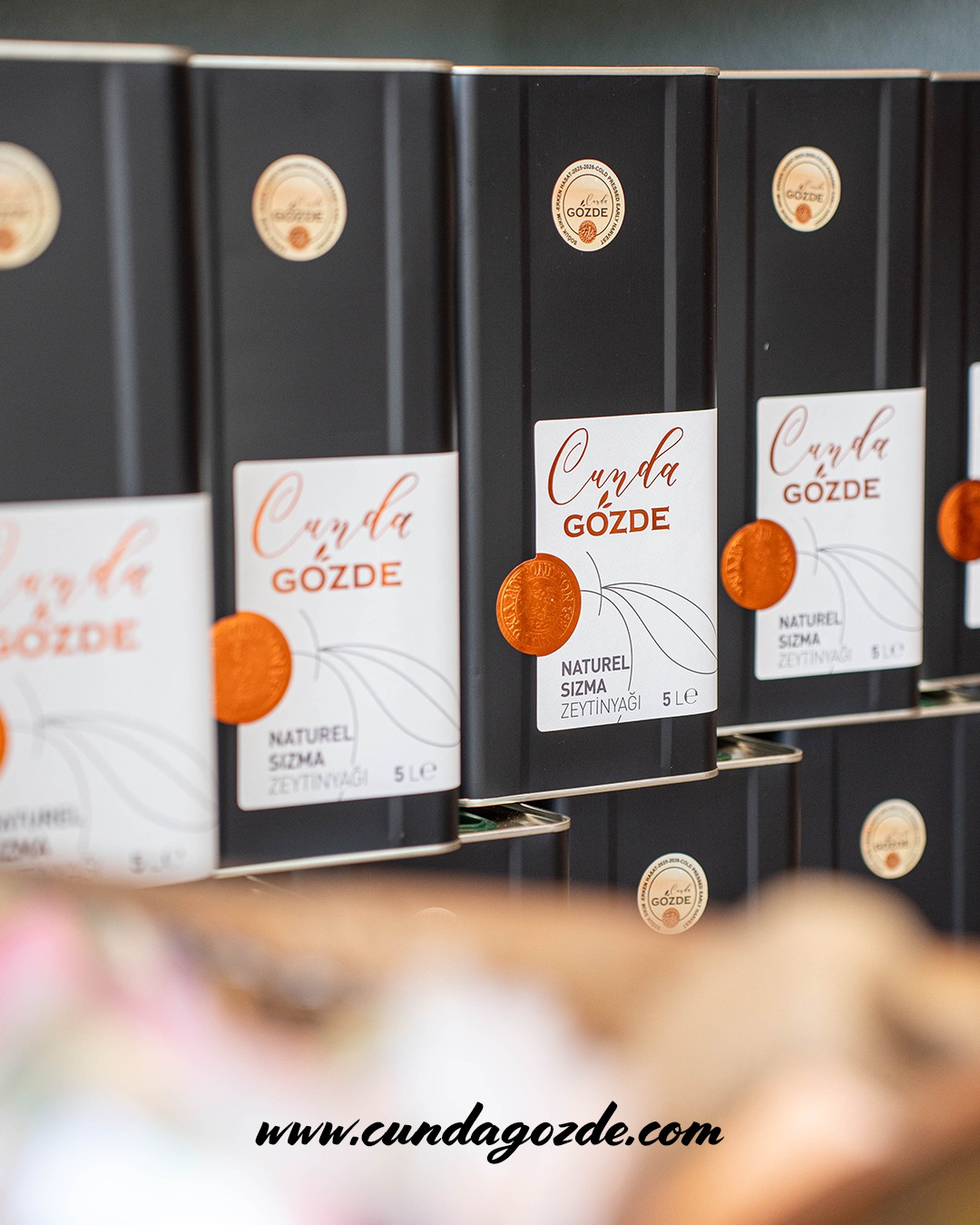 Her aşamada doğallığı koruyarak, katkısız ve saf bir zeytinyağı ortaya çıkarıyoruz.
Sofranızda lezzet ve sağlık buluşturmak, bizim için sadece bir iş değil, bir tutku.🌿
Her kahvaltıda, salatada veya yemeğinizde, zeytinyağımızın doğal tadını ve aromasını hissedin.
👉🏻www.cundagozde.com
#Cunda #Zeytinyağı #GözdeZeytincilik #erkenhasatzeytinyağı #DoğalBakım